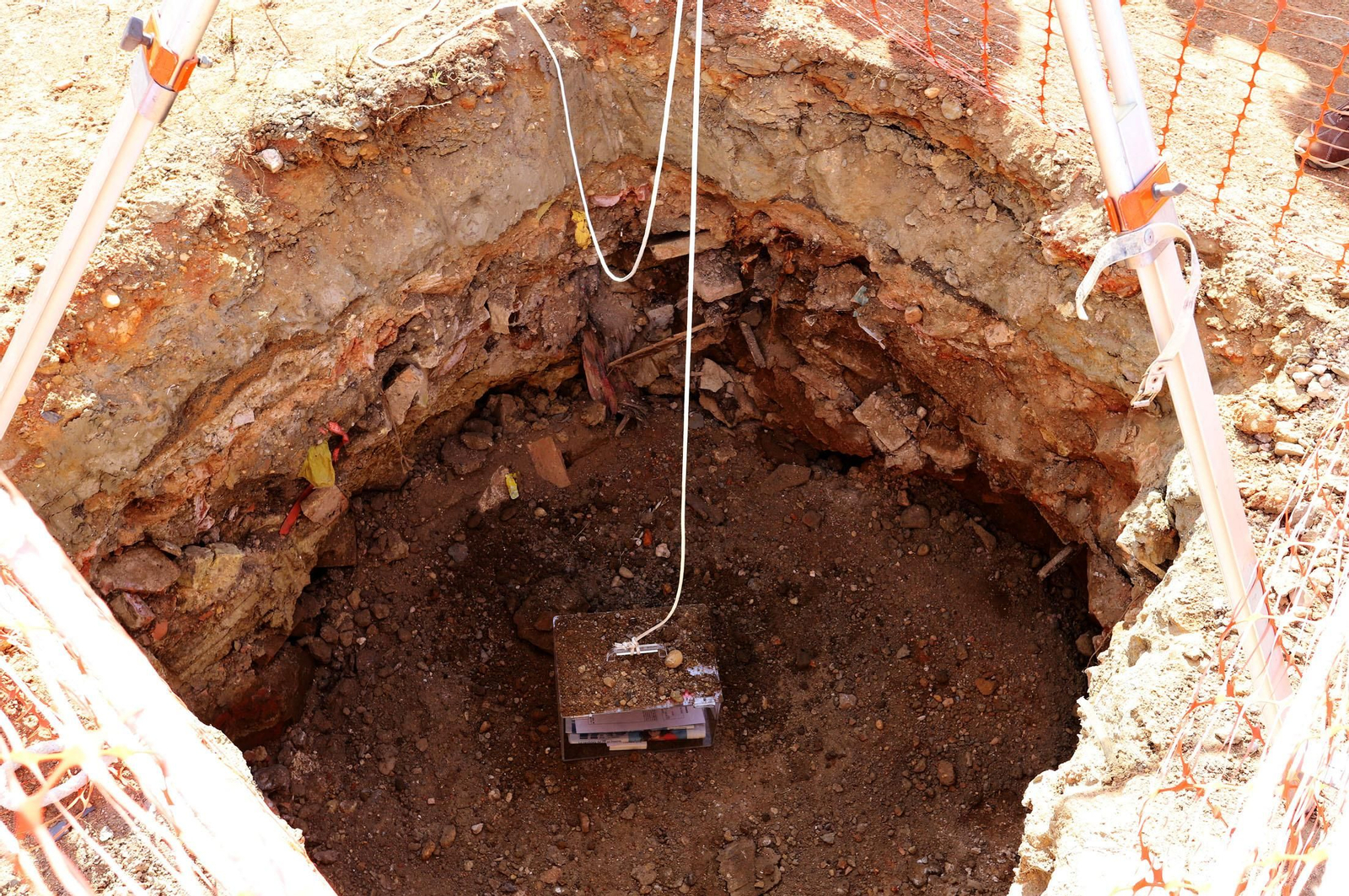 Imágenes de la  colocación de la primera piedra del nuevo colegio público ubicado en el 'Ensanche Sur'