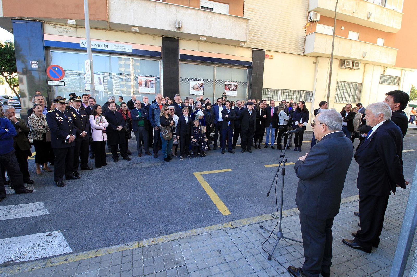Acto de rotulación de la calle Abogado Juan José Domínguez en imágenes