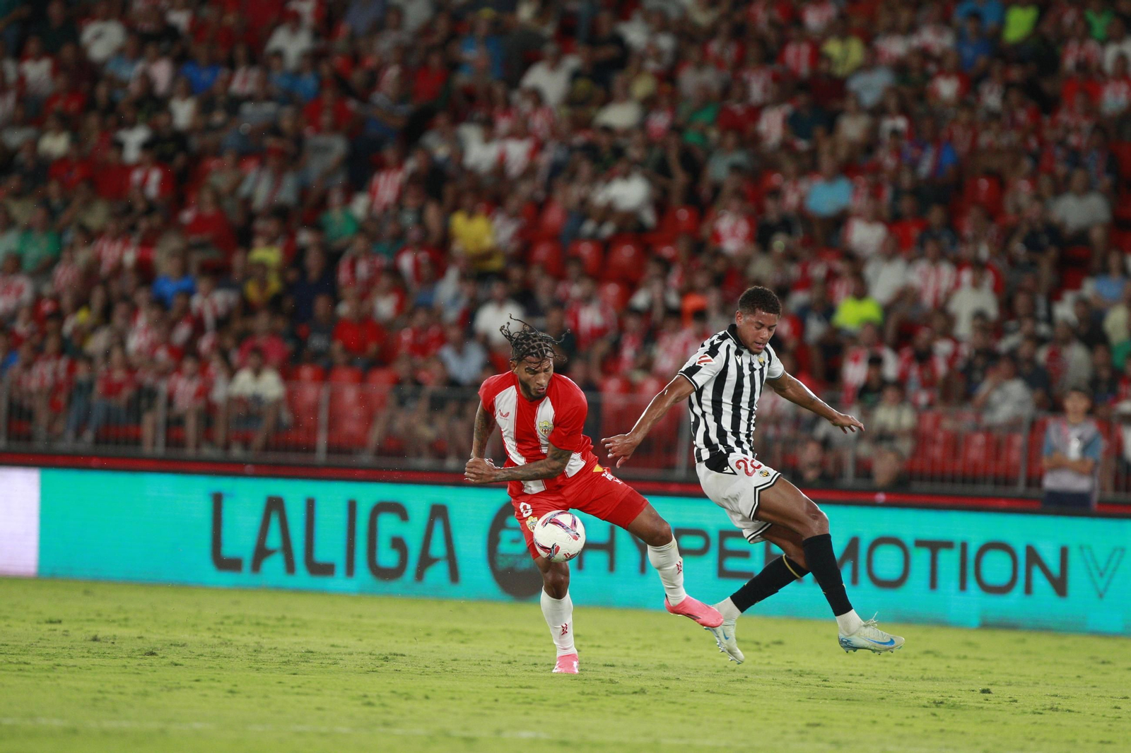 El partido U.D. Almería-C.D. Castellón en imágenes