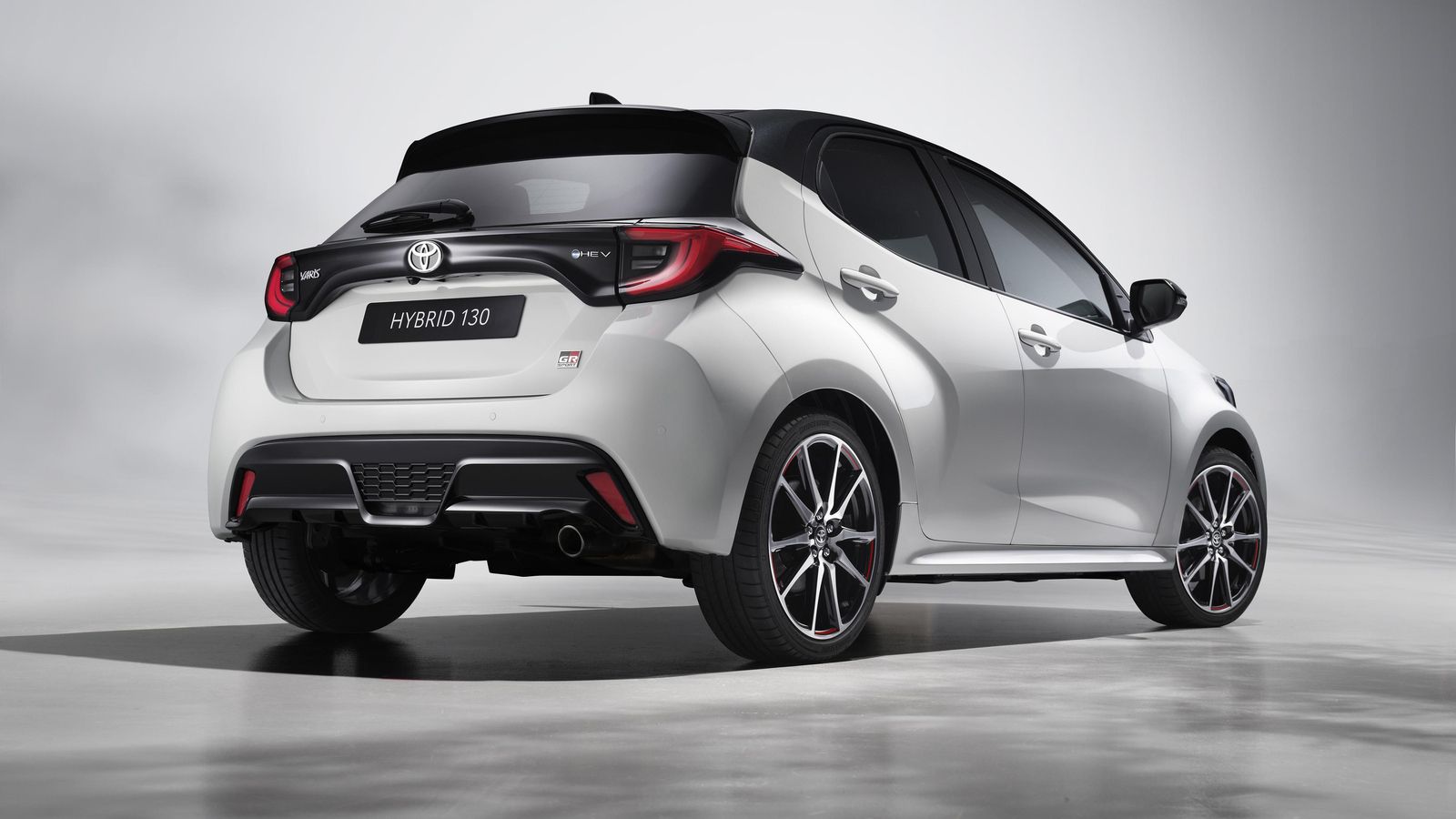 Dependiendo del nivel de equipamiento, Toyota le asigna sistema híbrido. El más novedoso y potente en el Yaris es el que tienen los GR Sport.