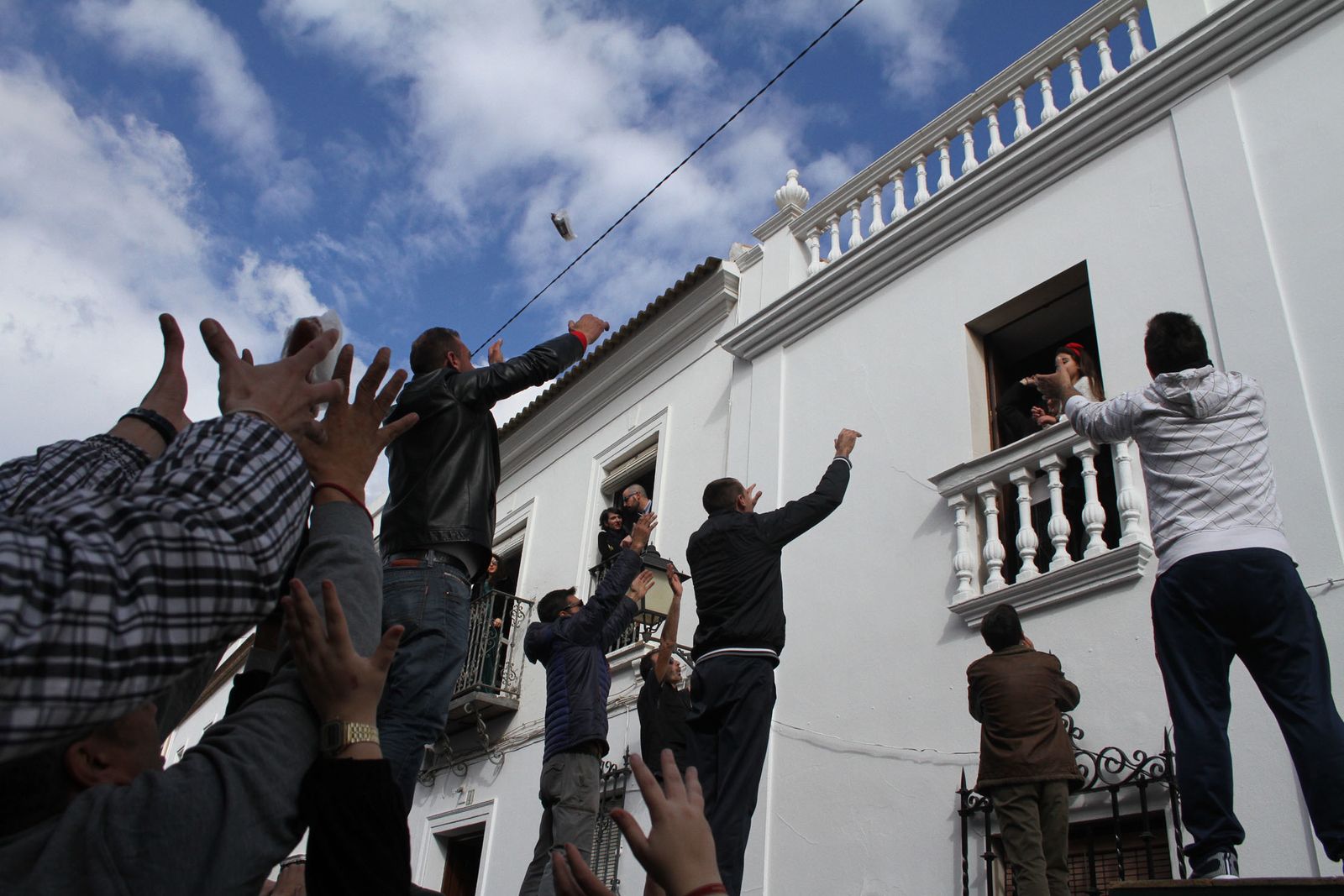 Imágenes de las tiradas en honor a San Antonio Abad en Trigueros