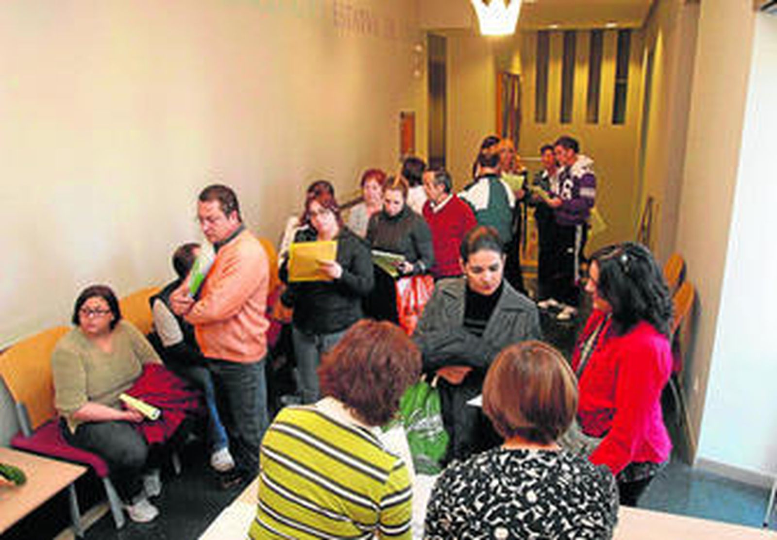 Colas para conseguir una vivienda protegida