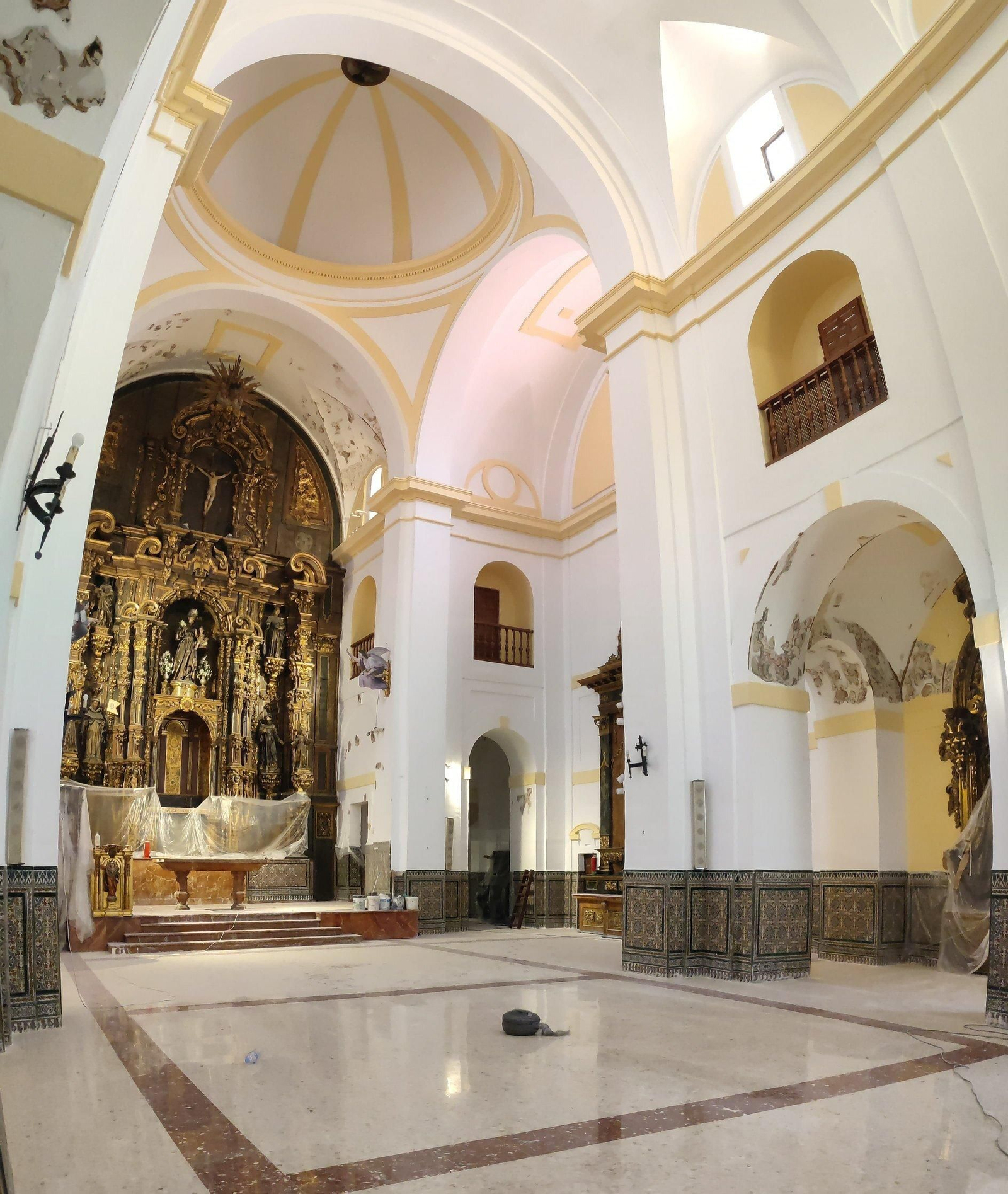 Interior de San Antonio de Padua a escasos días de la reapertura