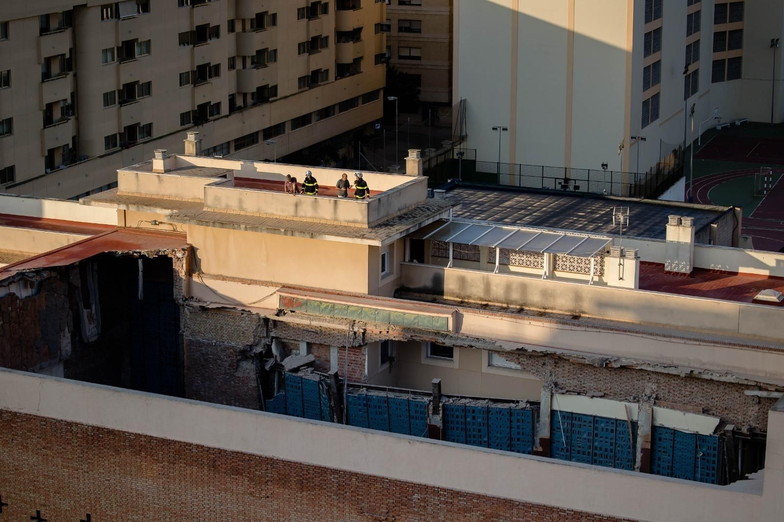 Así ha quedado el techo de la iglesia de Las Esclavas de Cádiz.