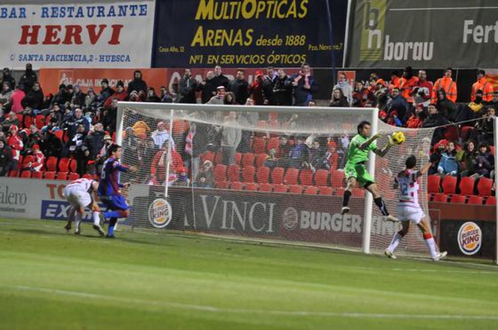 El Granada no pasa del empate en Huesca (0-0). / LOF