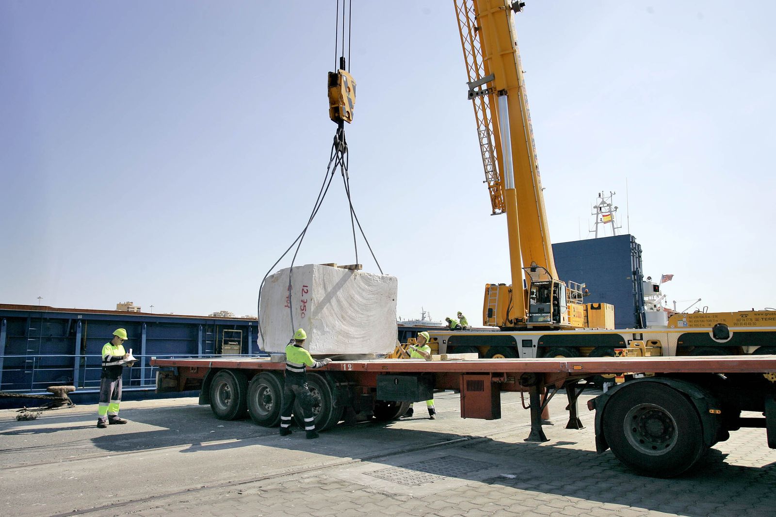 Algeciras y Valencia son los puertos que movilizan más volumen de mercancía por parte de Grupo Cosentino.