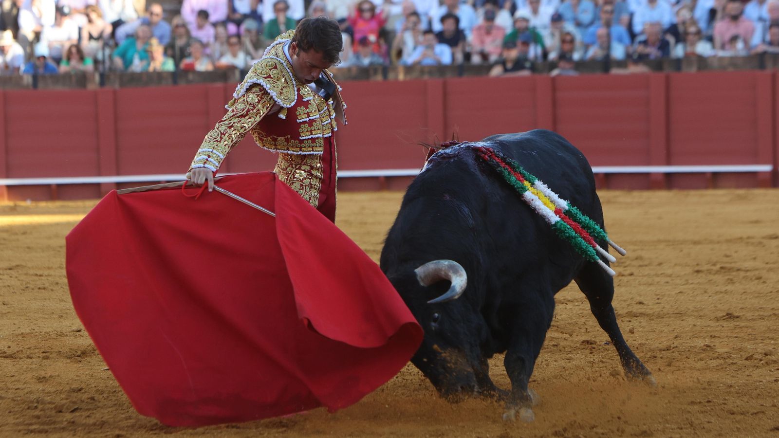 Rafael Serna cuajó dos buenas tandas con 'Ondito', como en este redondo.