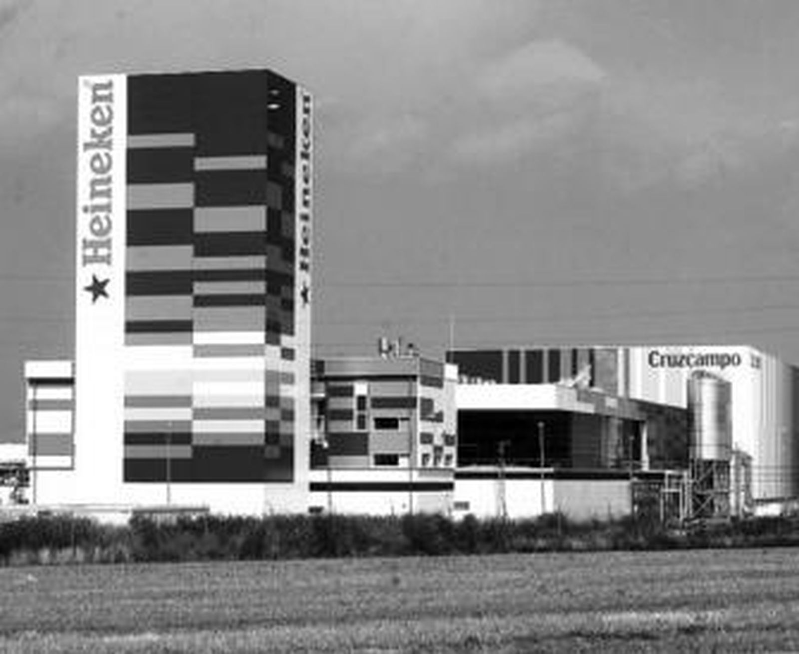 Aspecto de las nuevas instalaciones de Heineken en las afueras de la ciudad.