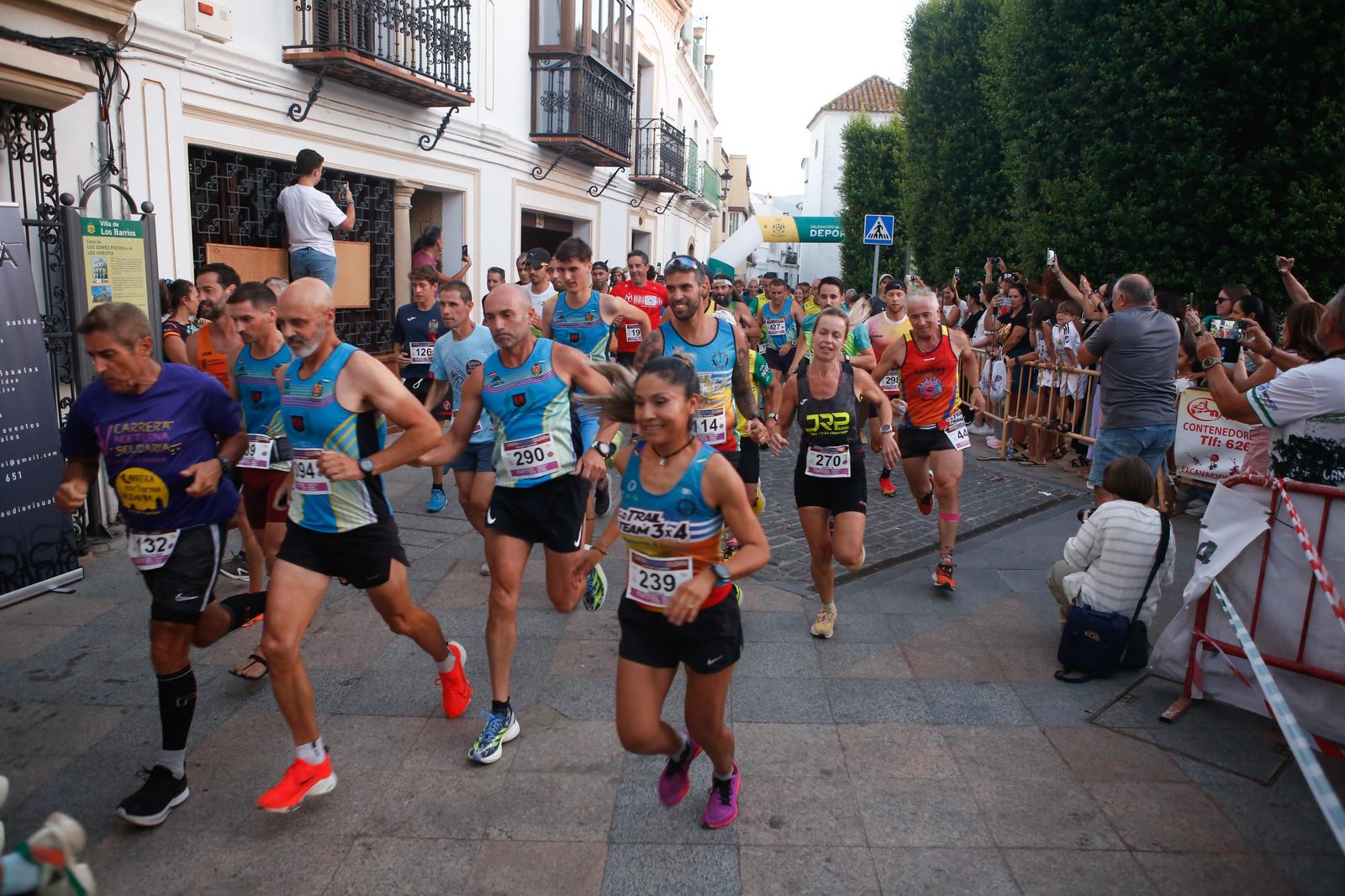Fotos de la carrera nocturna de Los Barrios