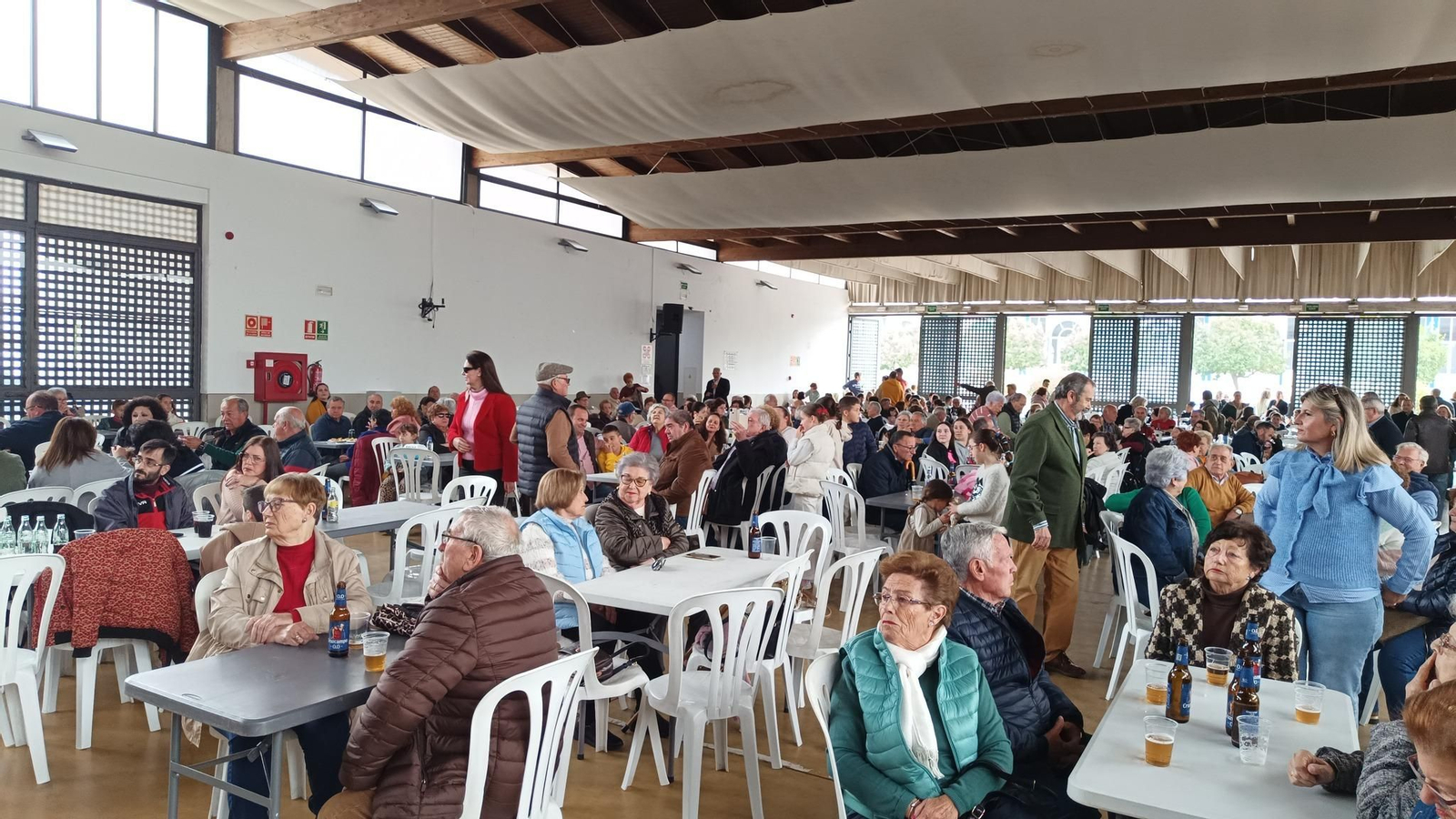 Villa del Río celebra el Día de Andalucía con el reparto de más de 2.000 cantos
