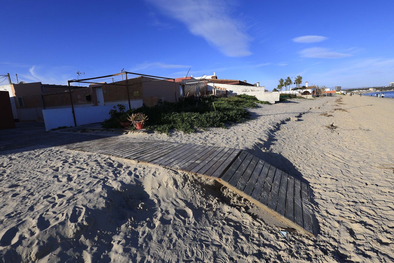 La playa del Rinconcillo de Algeciras tras la borrasca Francis, en imágenes