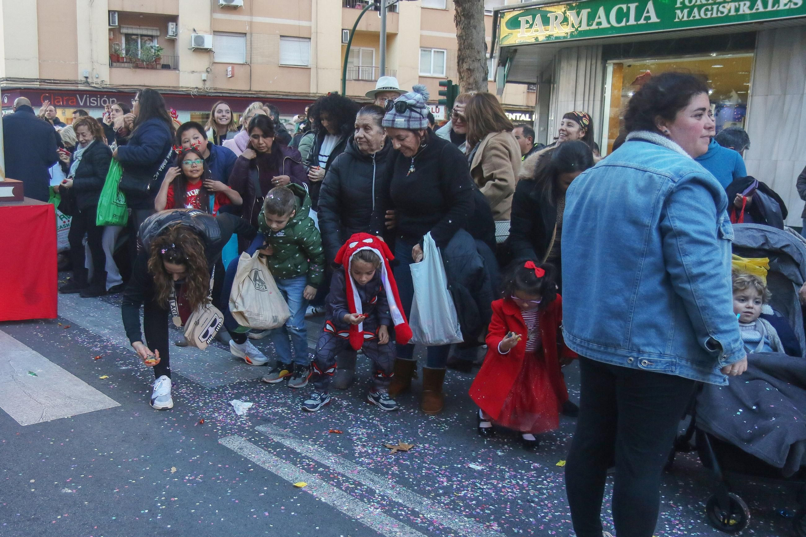 Las mejores imágenes de la cabalgata de Papá Noel en Granada