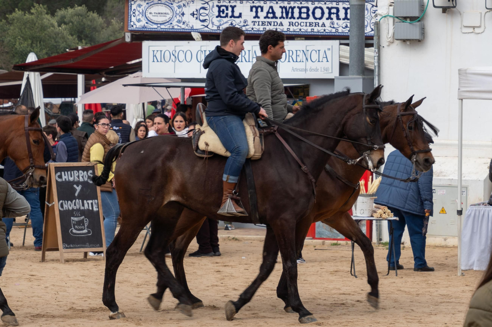 Imágenes de la peregrinación de la hermandad de Huelva al rocío en 2025