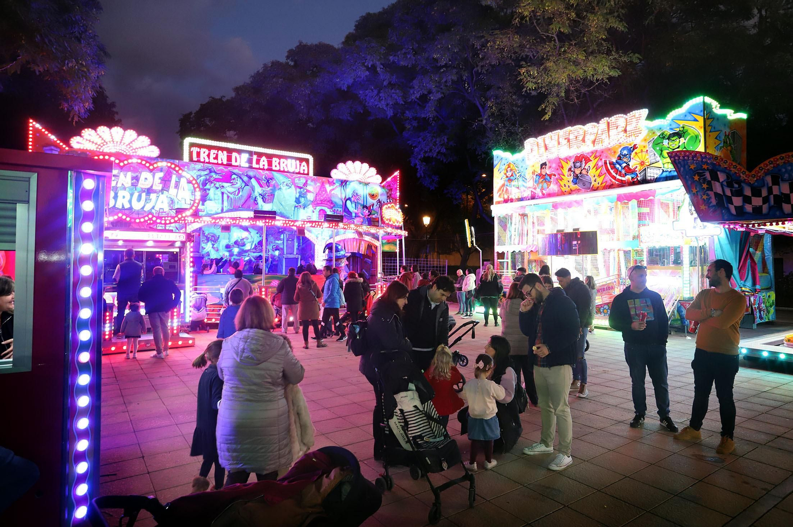 Imágenes del ambiente en la carpa y cacharritos de San Sebastián