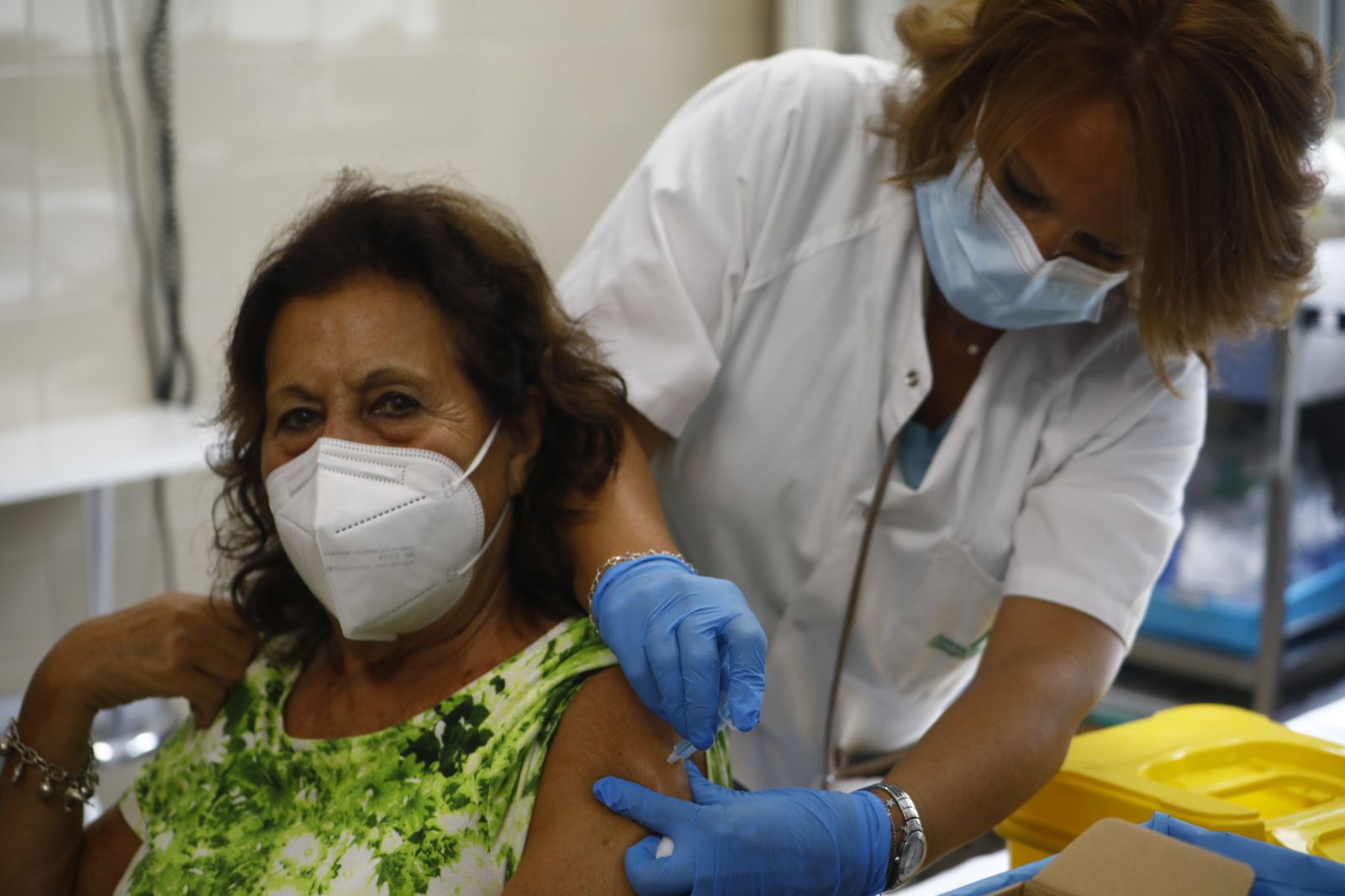 El inicio de la campaña de vacunación de la gripe en Córdoba, en imágenes