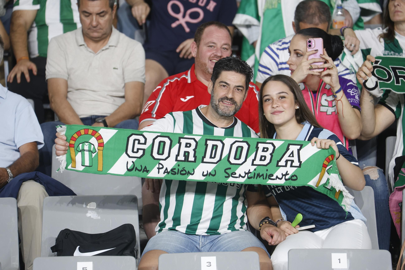 Las mejores fotos del ambiente en El Arcángel para el Córdoba CF - Cultural Leonesa