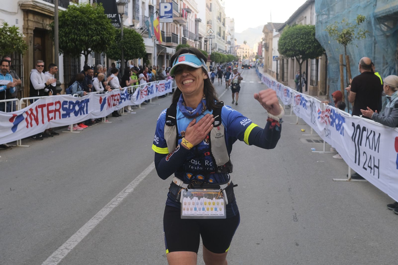 Cierre de la meta de los 101 kilómetros de la Legión, en fotos.