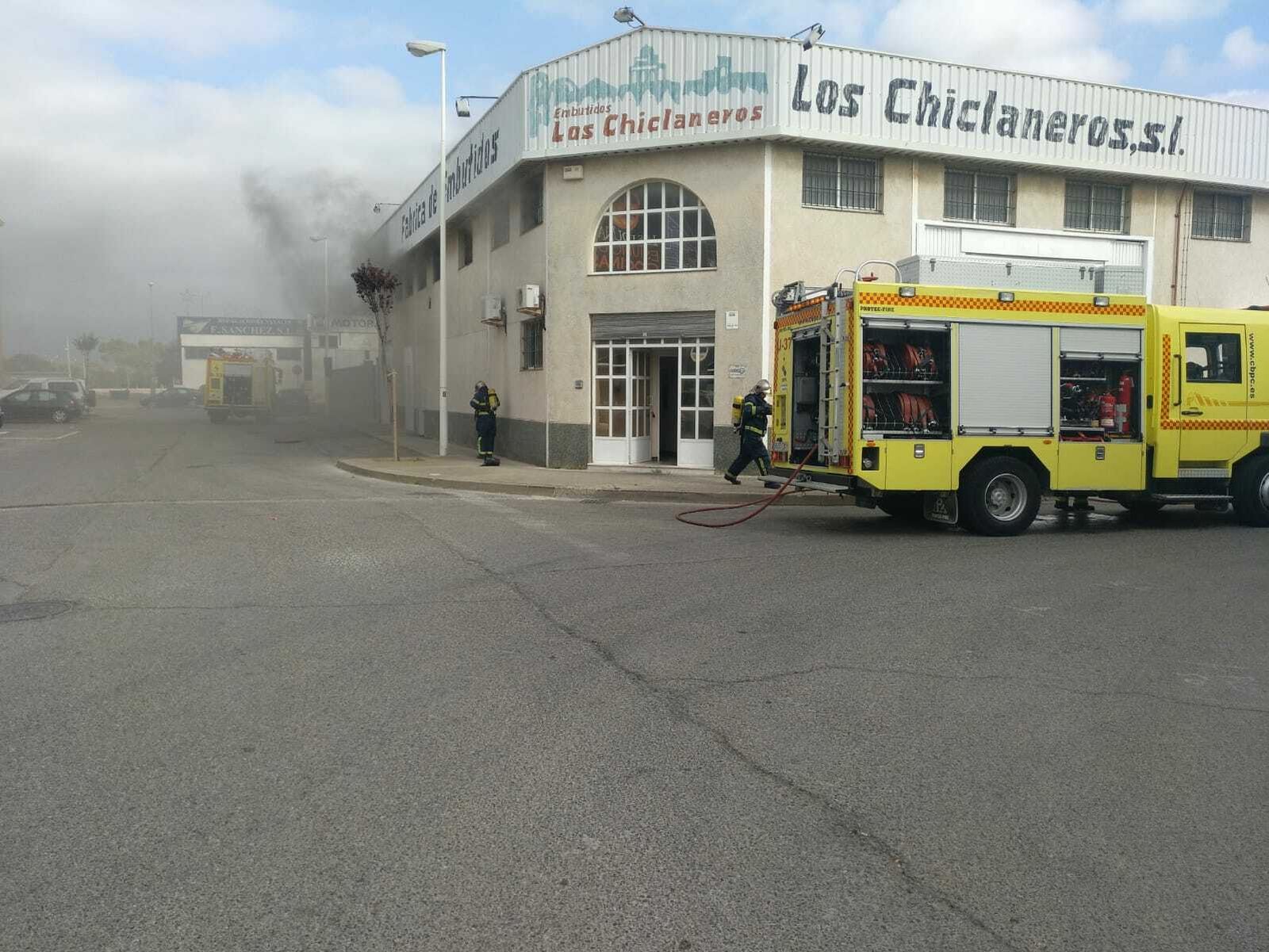 Incendio en la fábrica de embutidos Los Chiclaneros