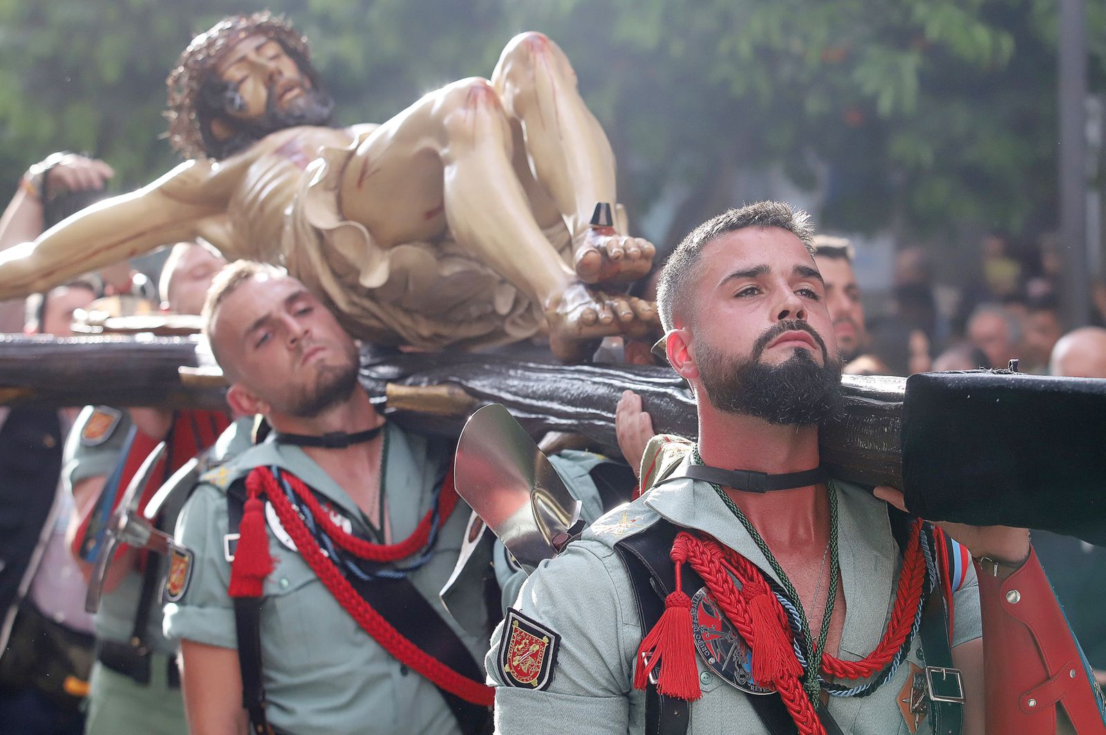 Sábado de Pasión: Imágenes de La Legión con el Cristo de la Vera+Cruz