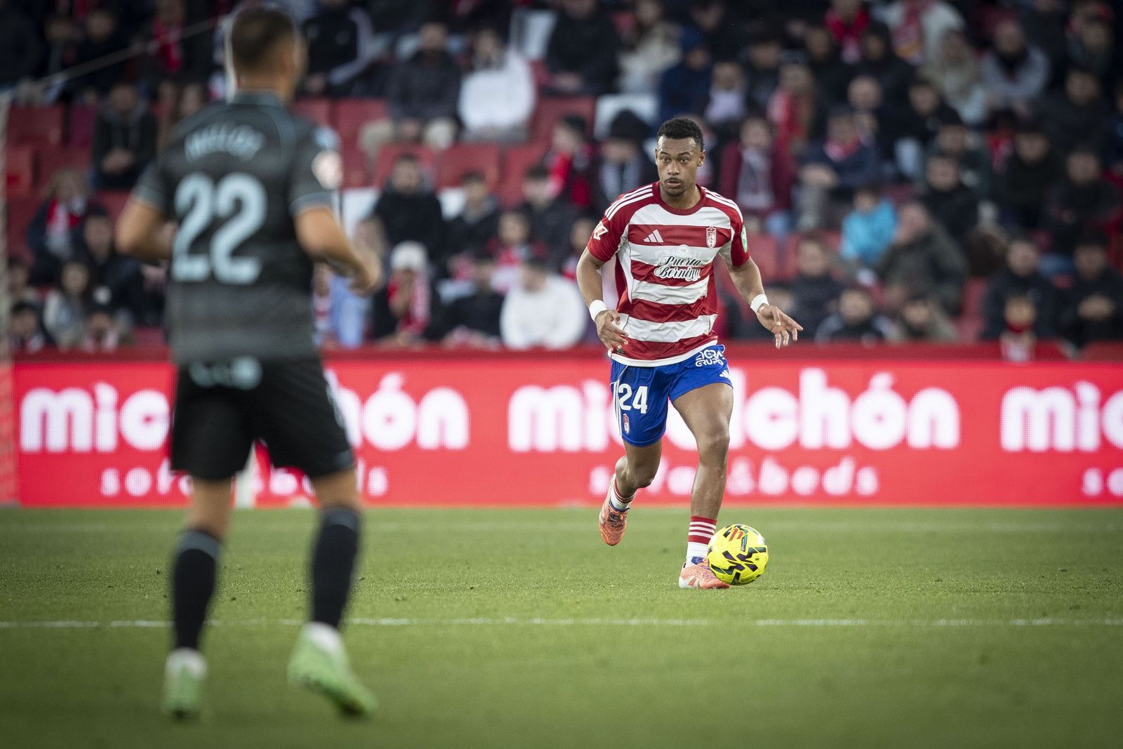Ataque del Granada en el partido ante el Castellón
