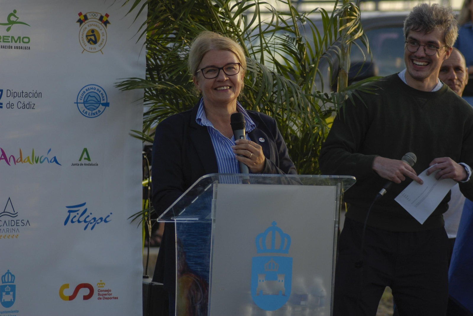 Las fotos del desfile de participantes de la Copa de la Juventud Europea de remo beach sprint de La Línea