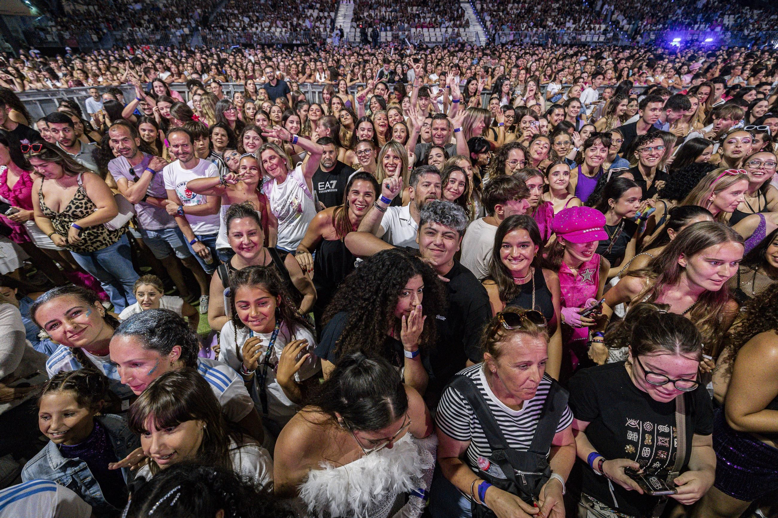 Búscate en el concierto de Emilia en el Concert Music Festival