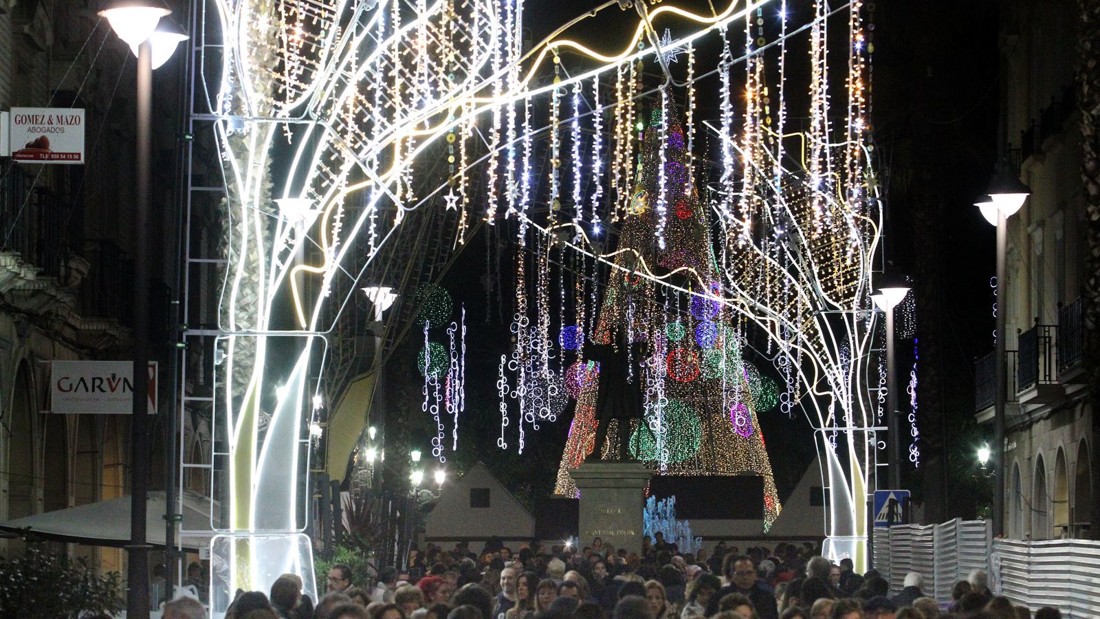 Alumbrado en la Gran Vía de Huelva