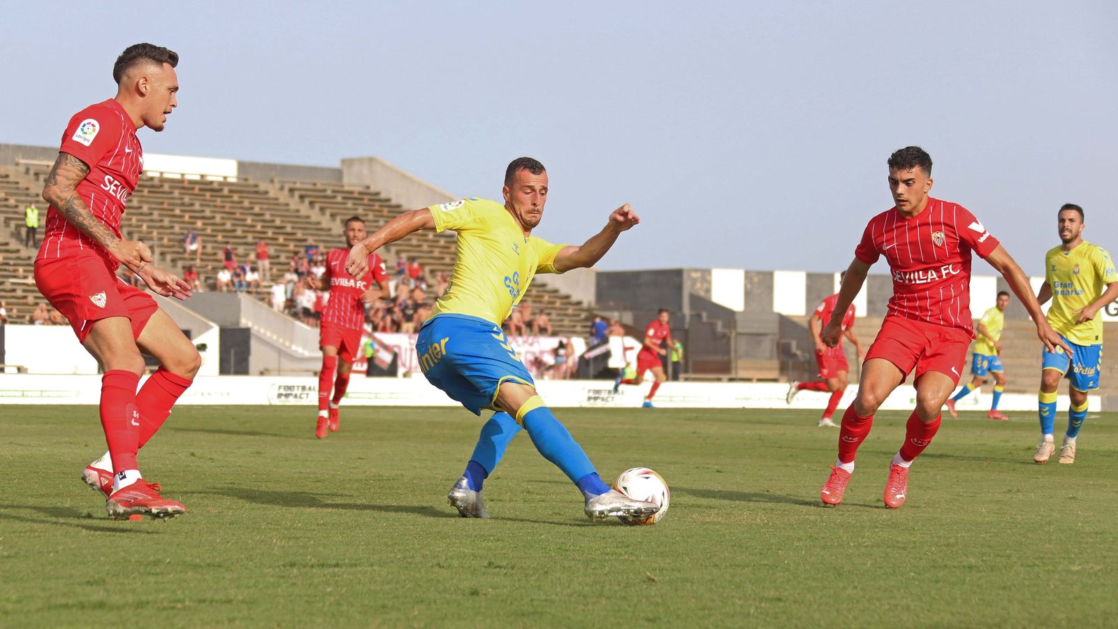 Las mejores fotos del Sevilla - Las Palmas en La Línea