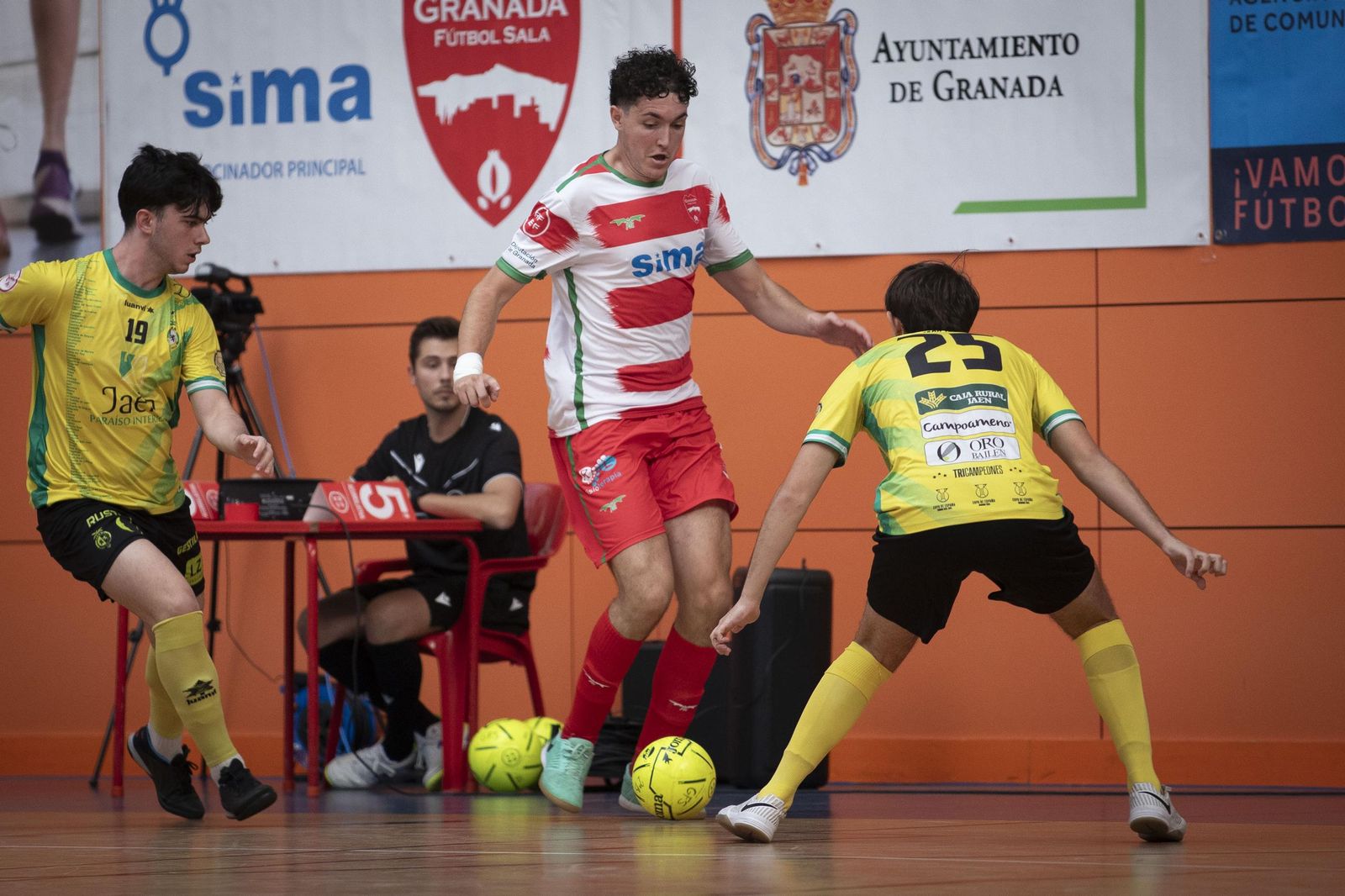 Los rojiblancos no pudieron evitar caer en el primer partido