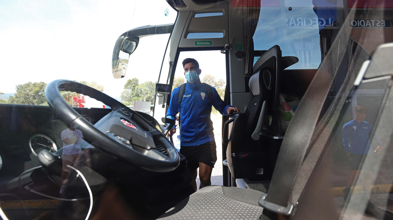 Fotos de la salida del Algeciras a la final del playoff de ascenso a Segunda