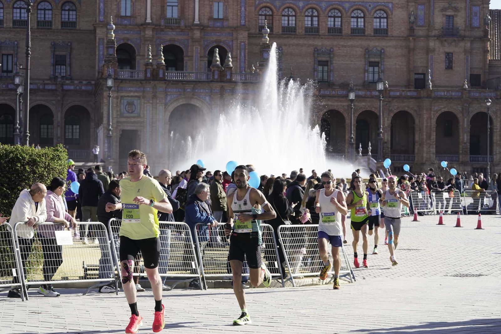 El Zúrich Maraton de Sevilla 2026 en la Plaza de España, galería 1