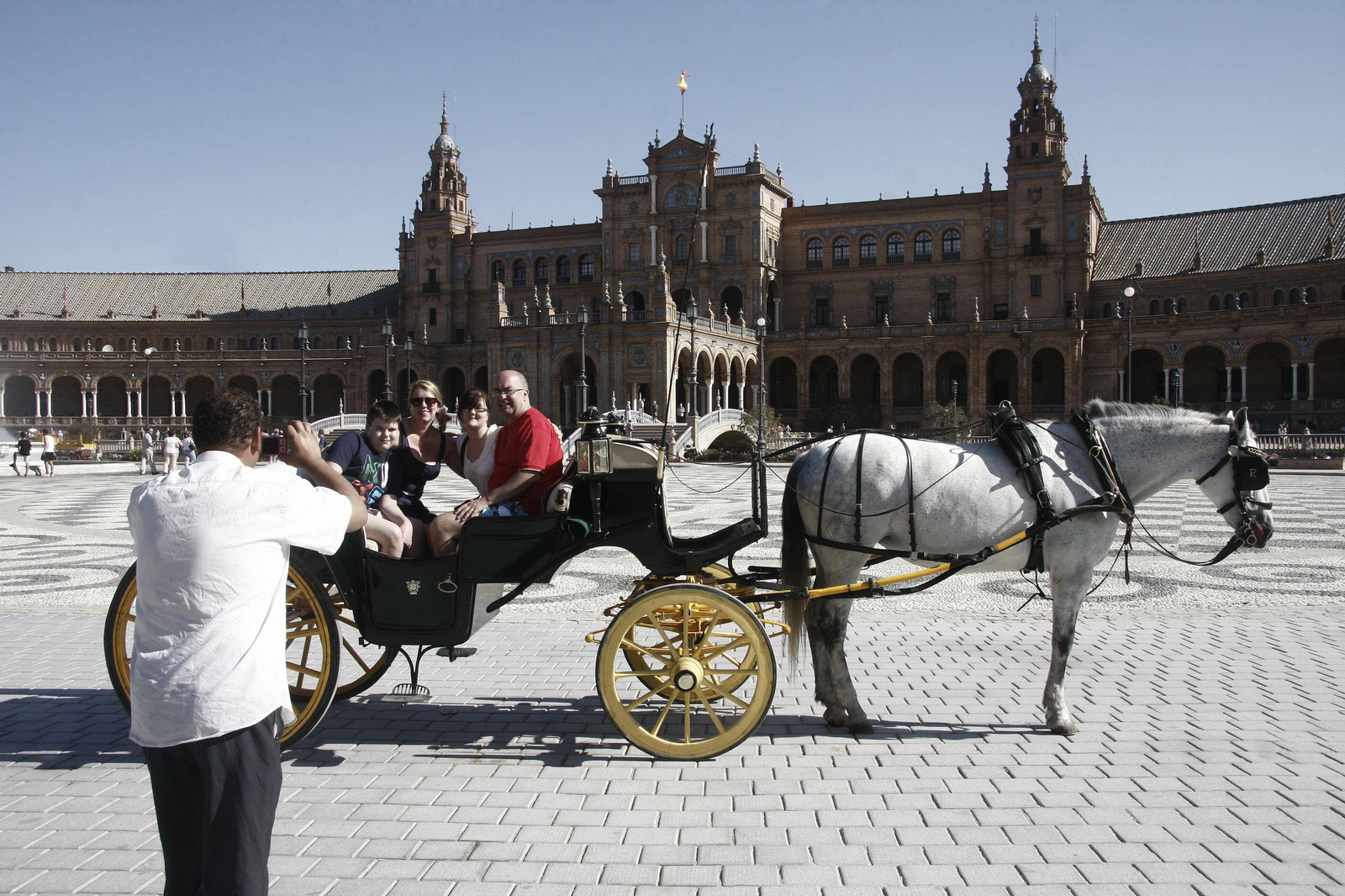 La Plaza de España se considera la obra cumbre de Aníbal González.