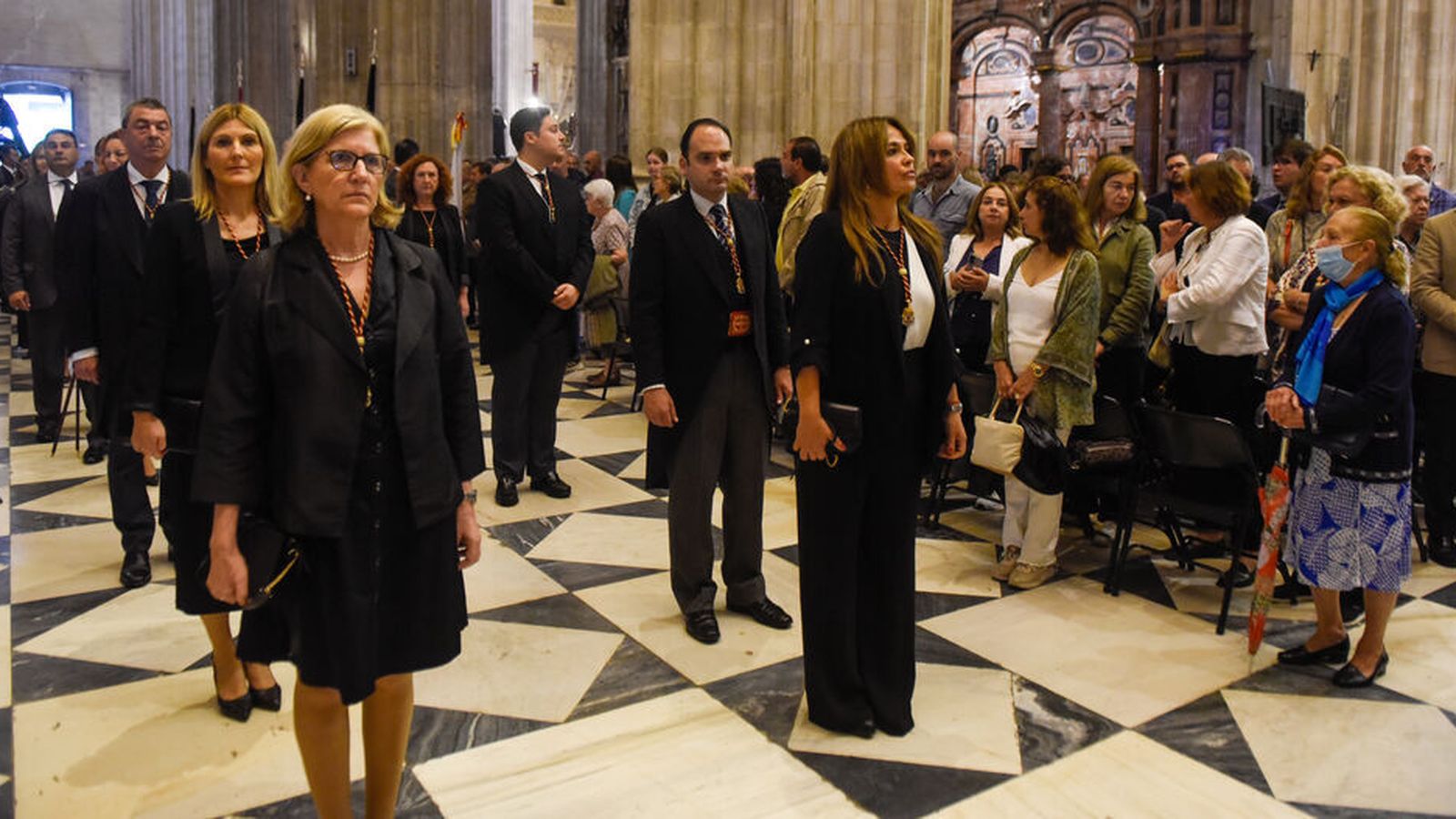 La representación del PP en la procesión claustral.