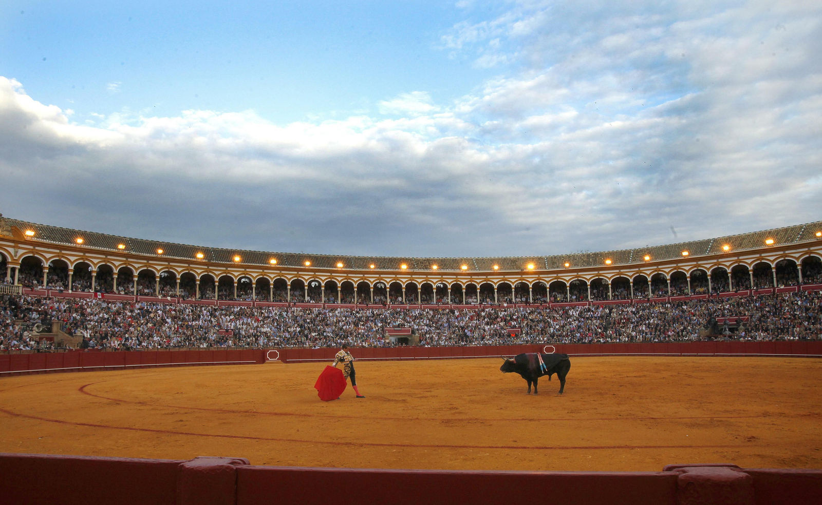Las imágenes de la corrida de toros del Domingo de Resurrección en Sevilla
