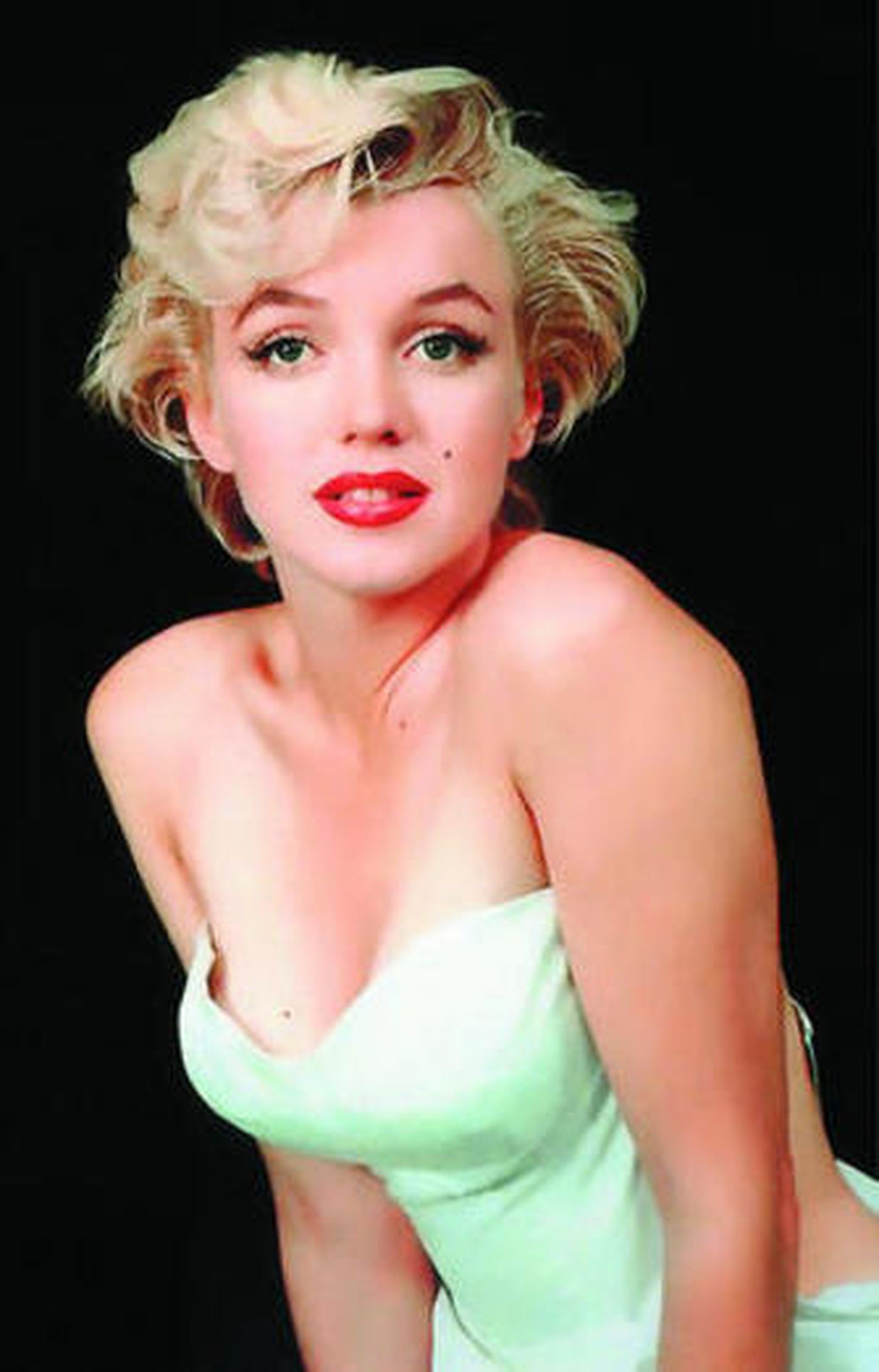 El 'glamour' de Marilyn sigue en el cementerio