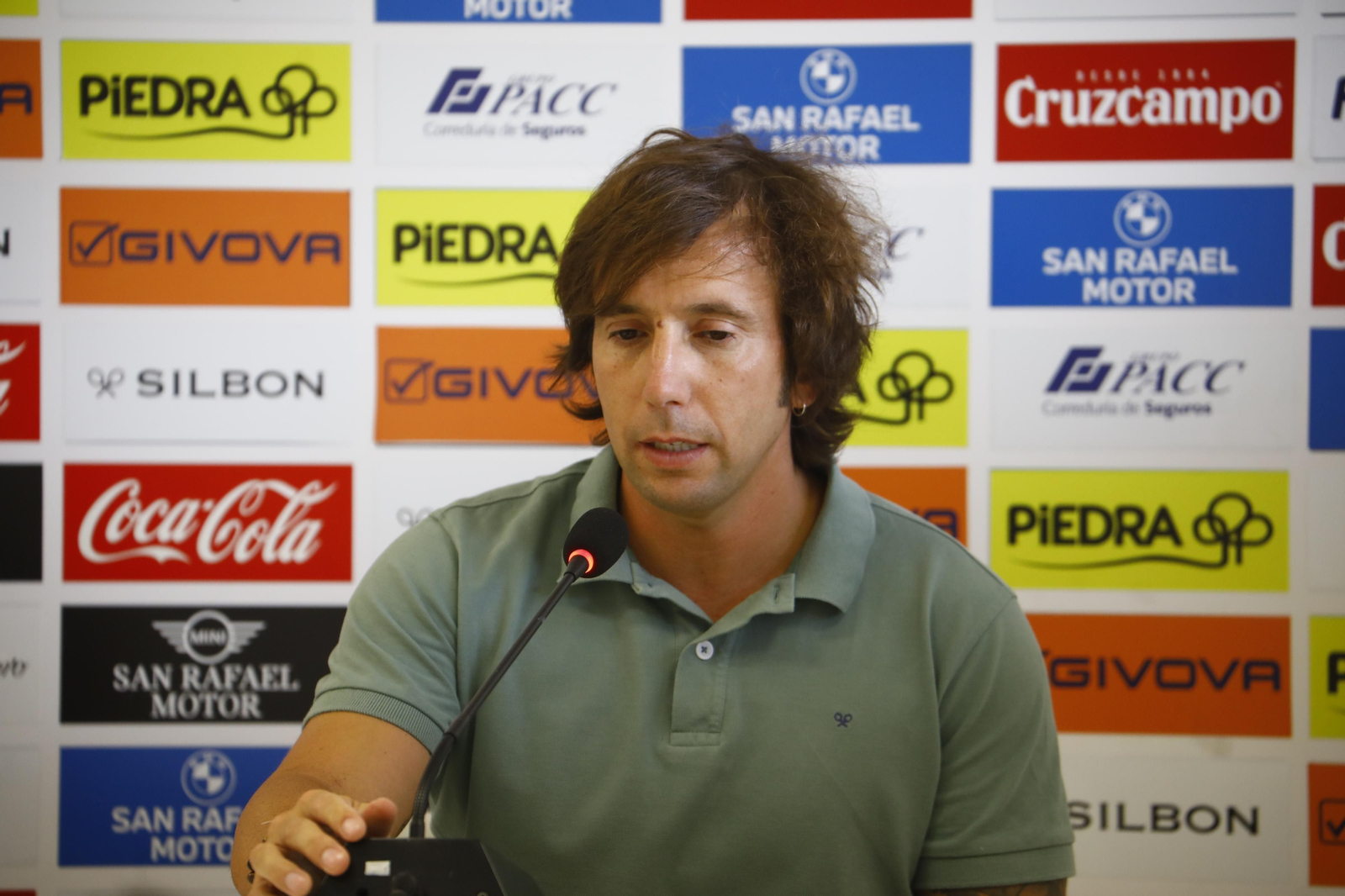 Las imágenes de la presentación de Calderón con el Córdoba CF