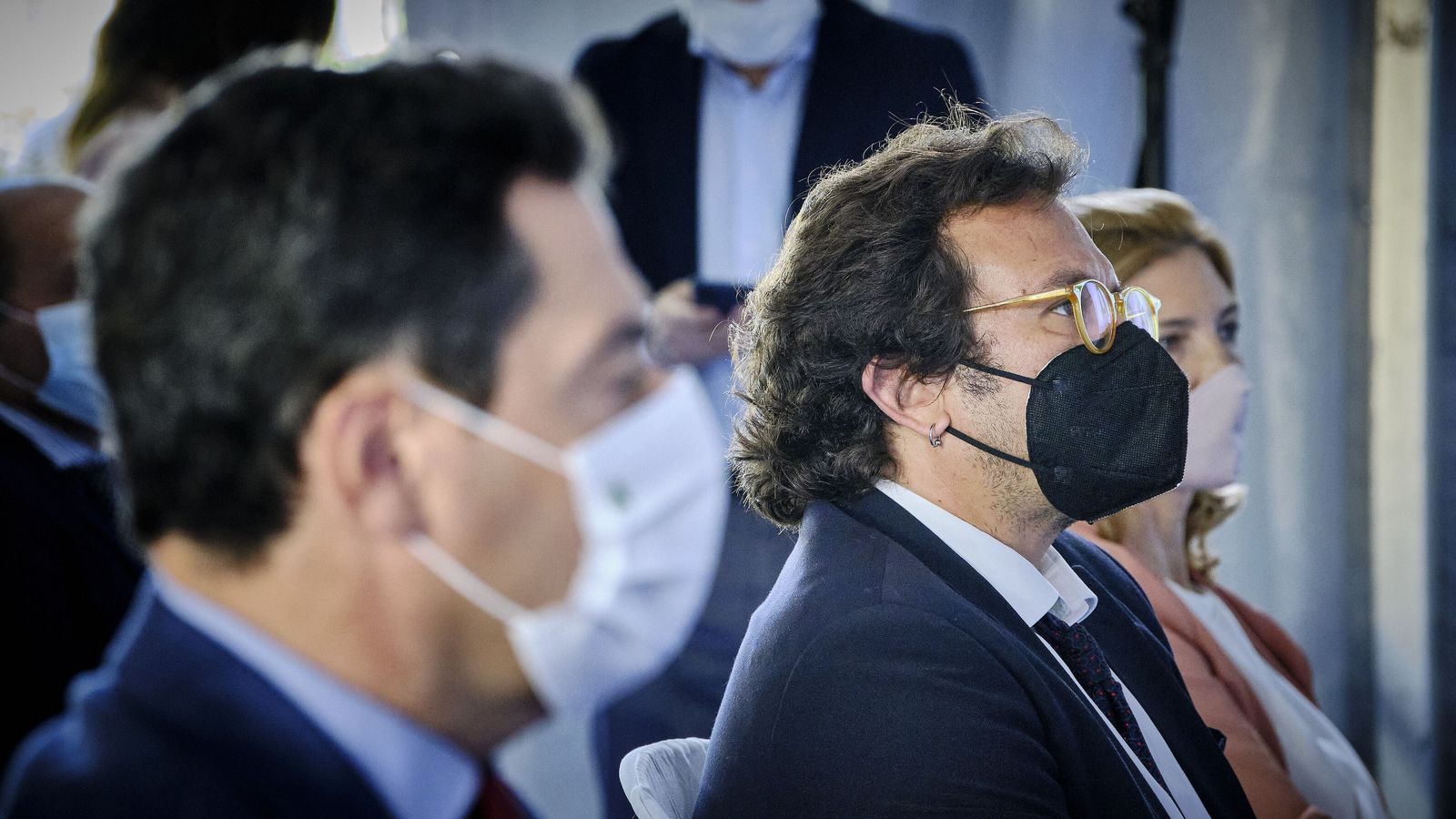 Juanma Moreno, José María González ‘Kichi’ y Ana Mestre, en un acto celebrado en Cádiz.