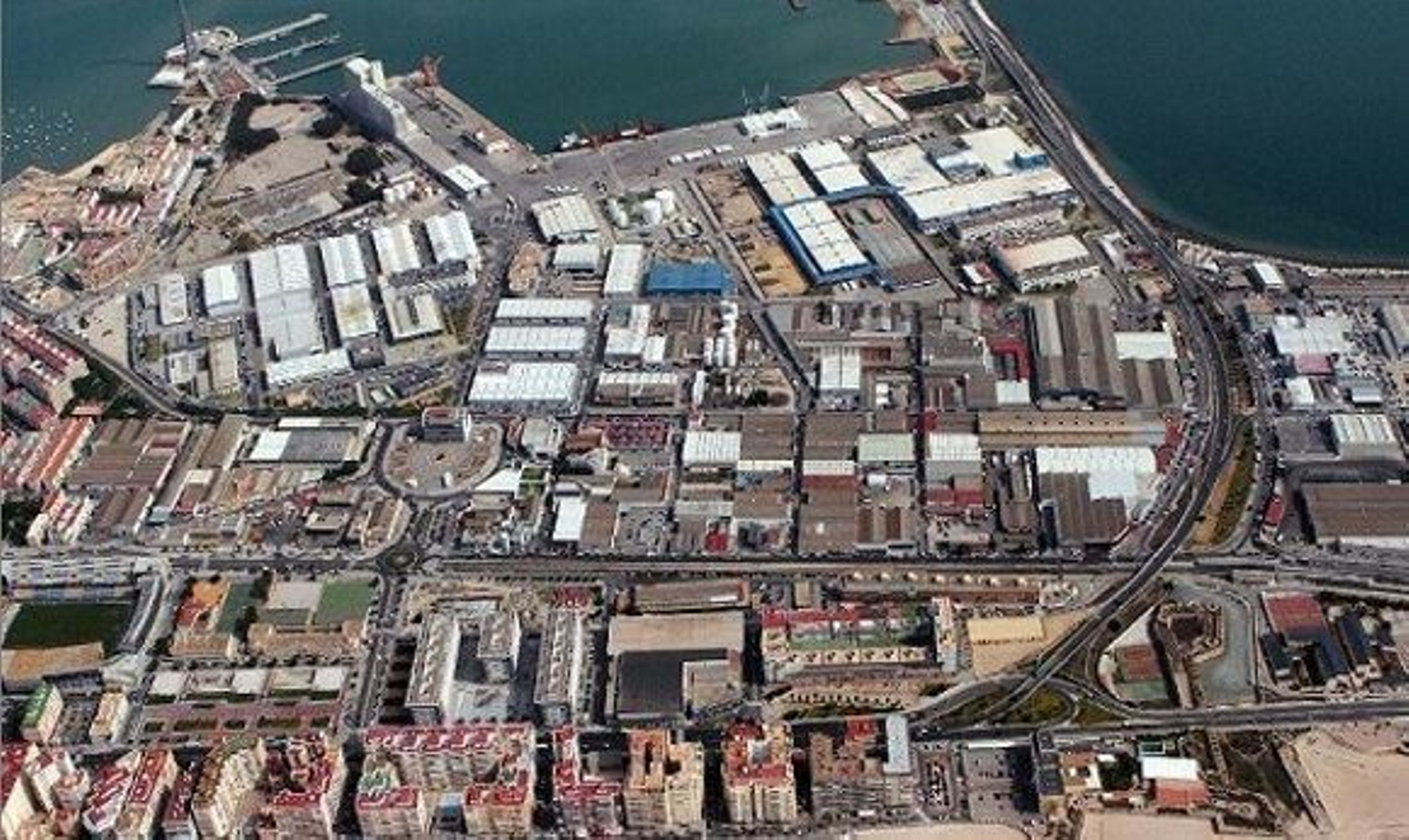 La Junta quiere los incentivos de la Zona Franca en otros suelos