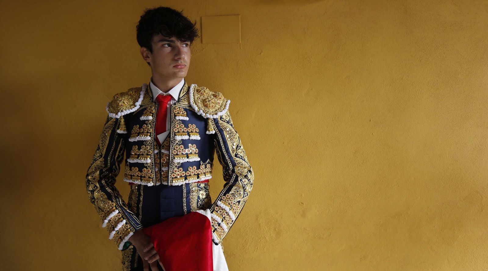 Fotos del triunfo de Manuel Roman y Javier Zulueta con la buena novillada de Núñez de Tarifa que abrió la Feria de La Línea