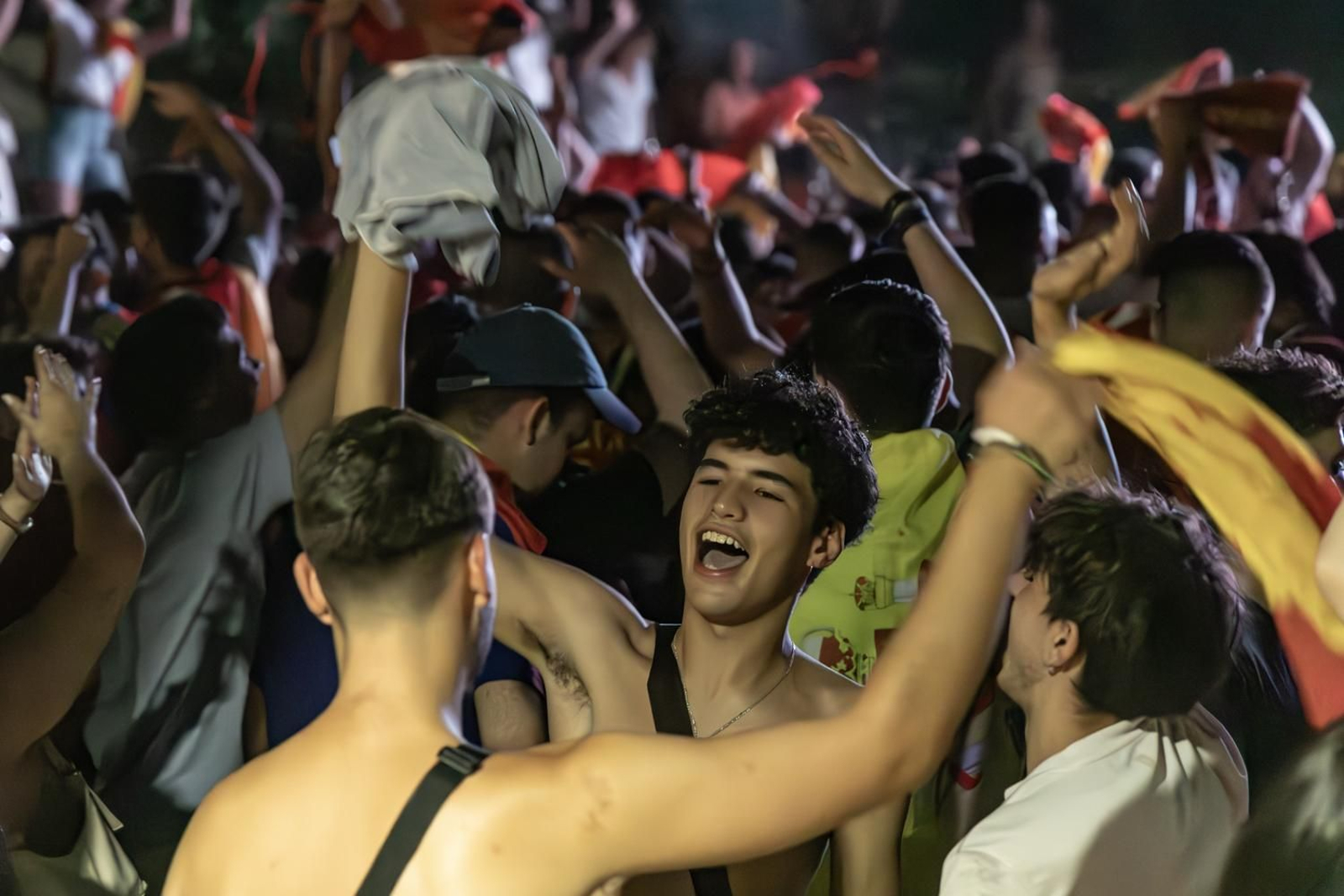 La euforia jiennense por la victoria de España, imágenes