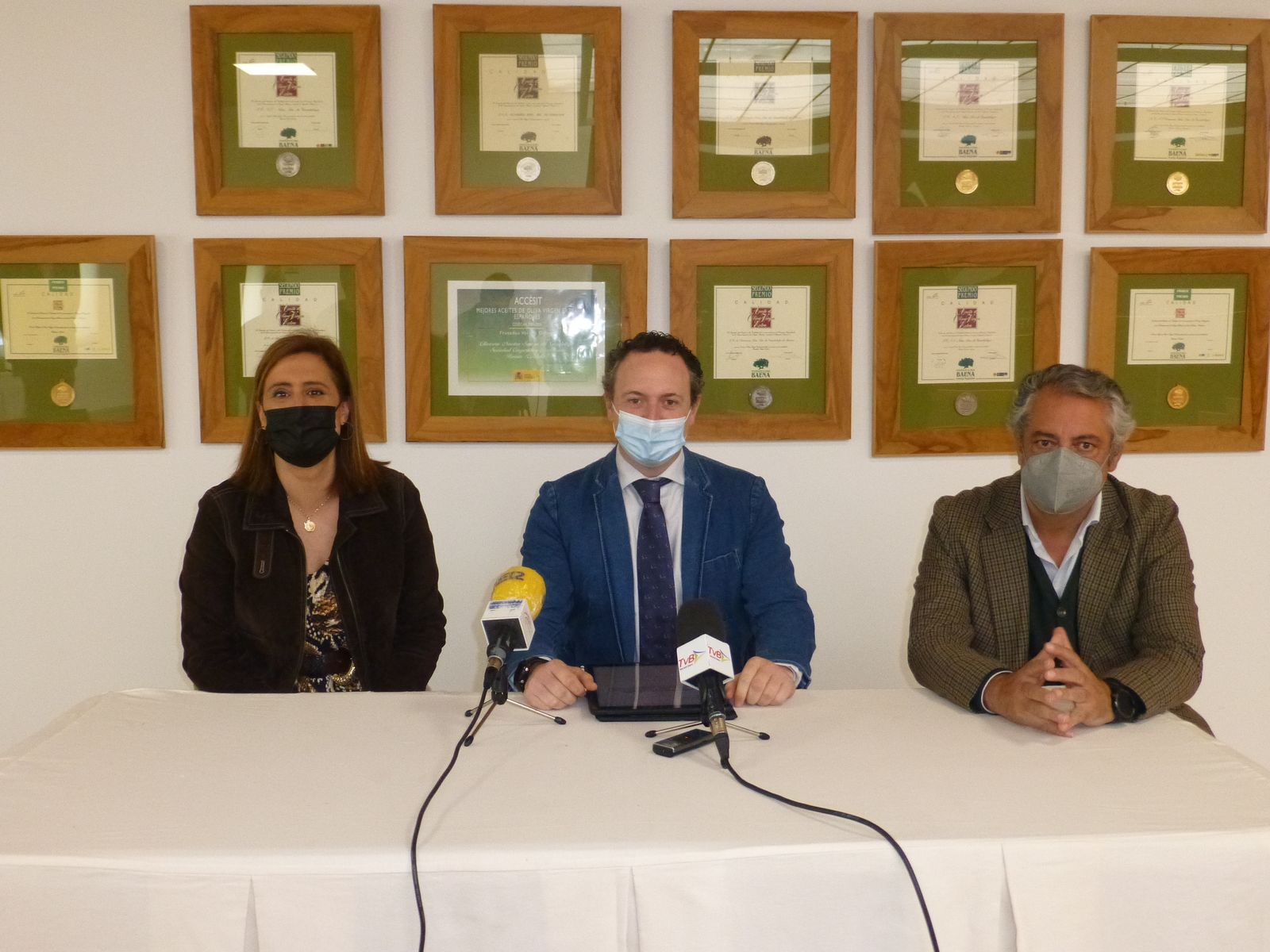 Cristina Piernagorda, Juan Ramón Pérez y Javier Alcalá.