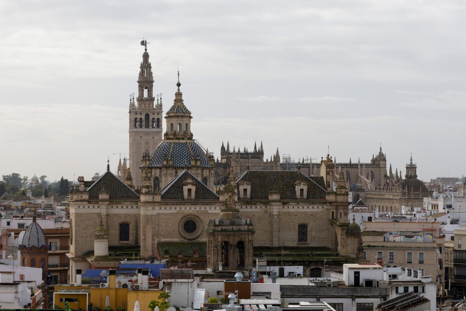 Las imágenes de la visita a las cubiertas de la Iglesia de la Anunciación