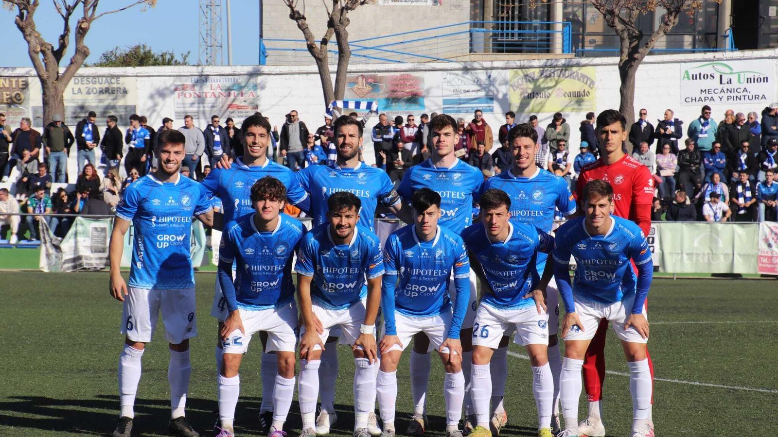 Teté por Carri, único cambio en el once del Xerez DFC en Conil.