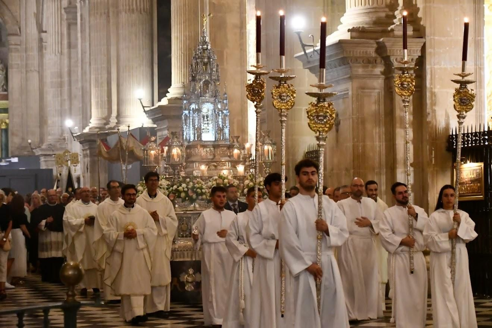 Jaén celebra con devoción la Vigilia Diocesana de Espigas, en imágenes