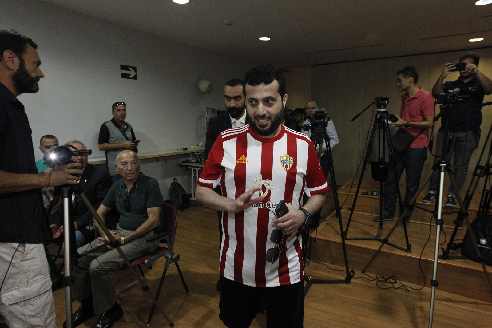 Fotogalería rueda de prensa dueño U.D. Almería, Turki Al-Sheik