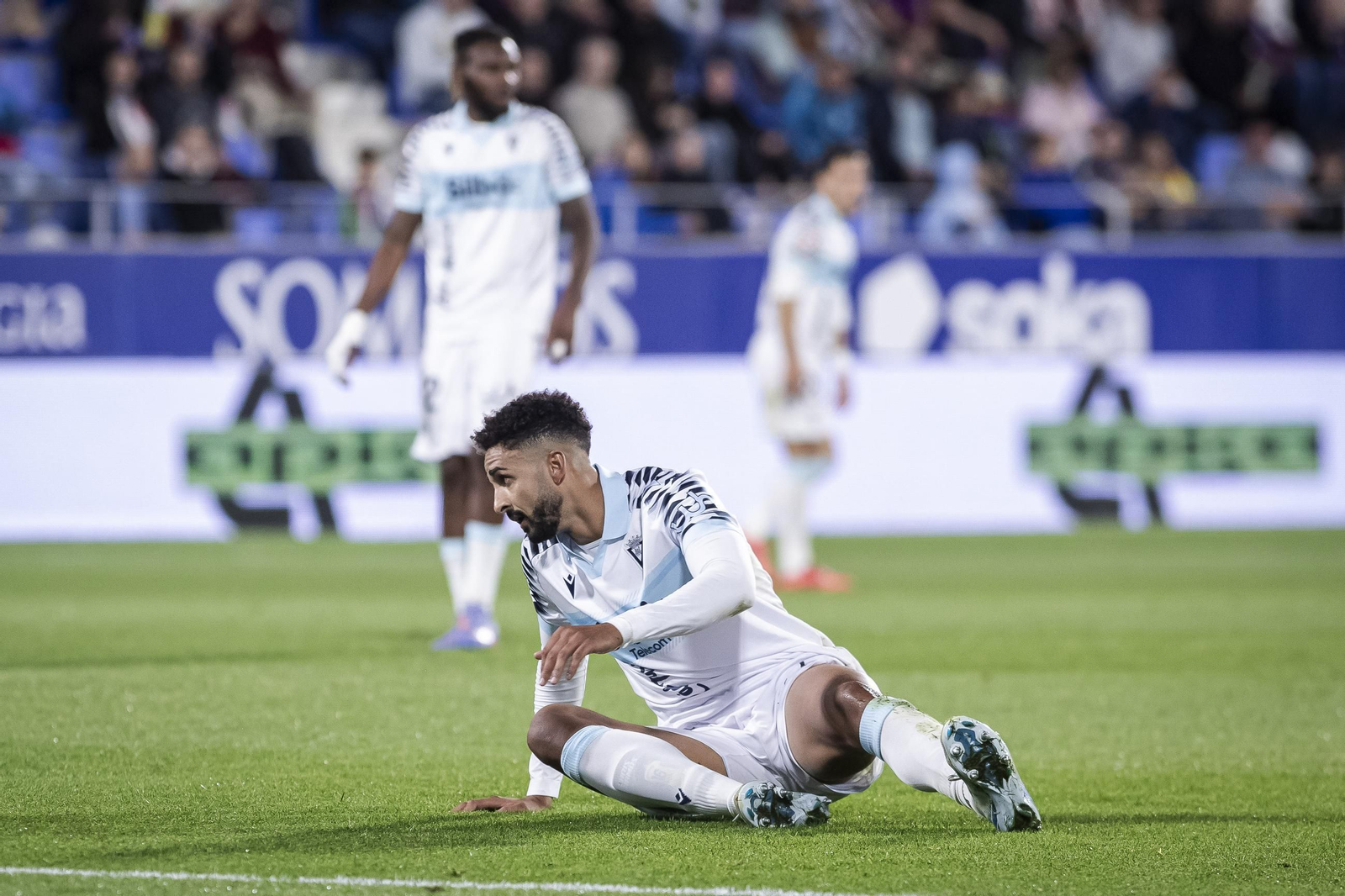 Las imágenes del partido entre el Huesca y el Cádiz C.F