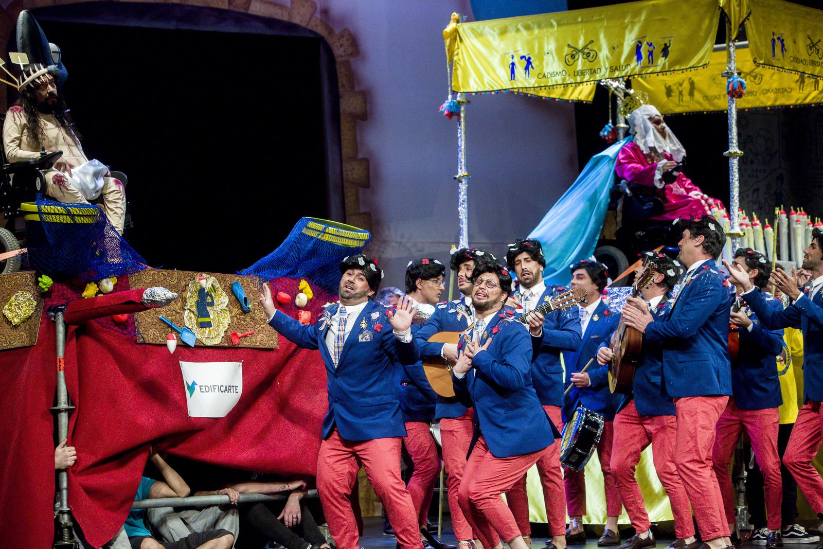 Chirigota Aquí estamos de paso.