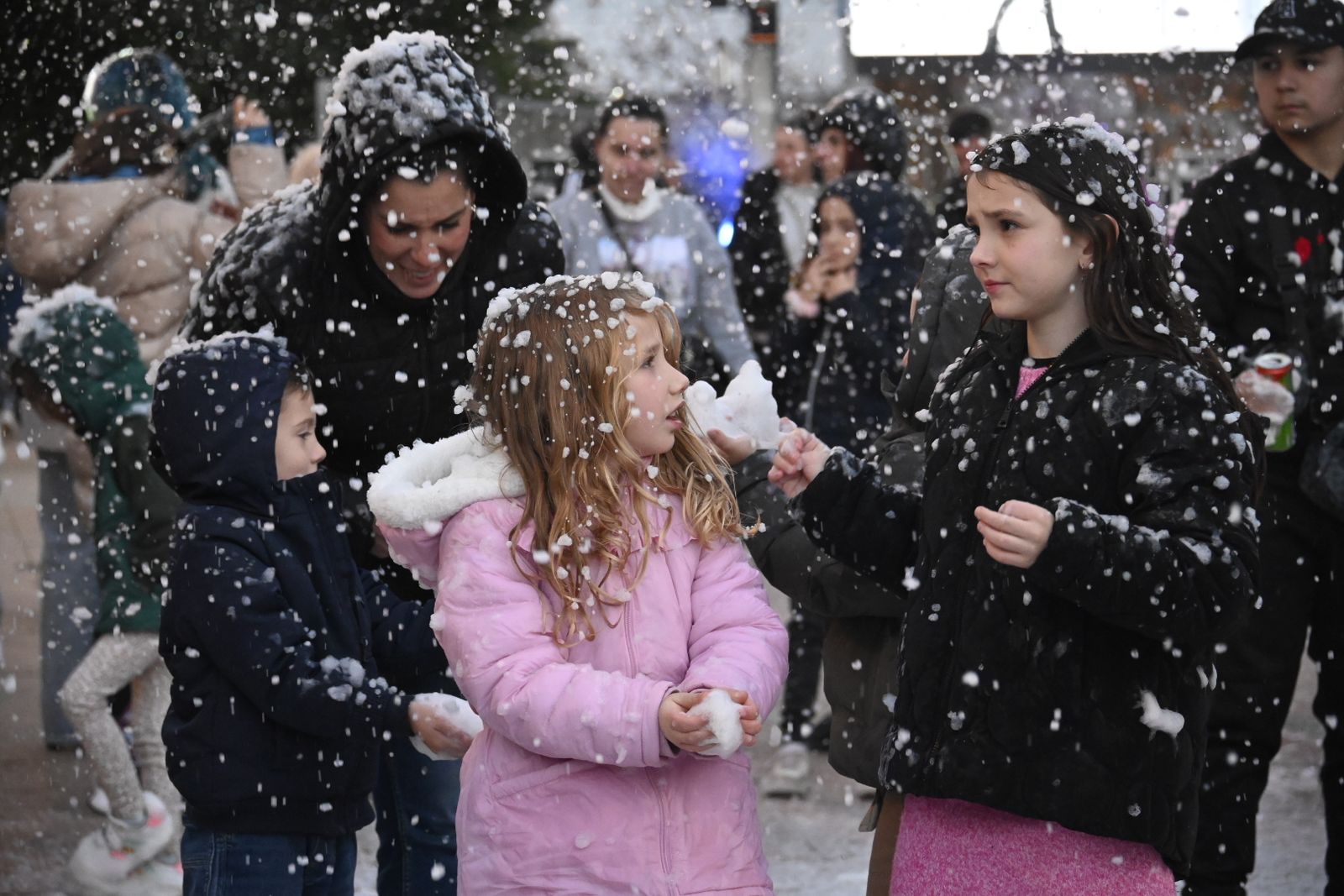 Las mejores fotografías de la nevada en el barrio de La Hispanidad