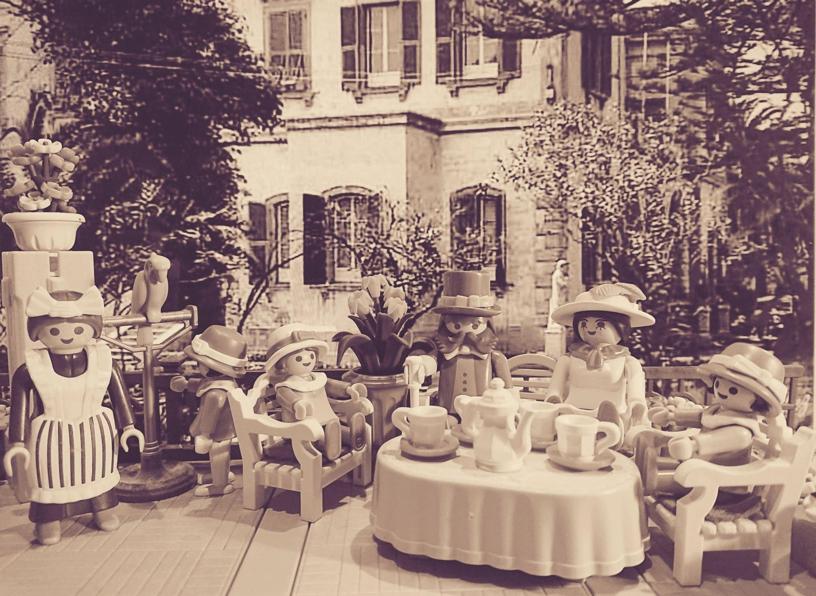 La historia de La Línea, a través de figuras de Playmobil