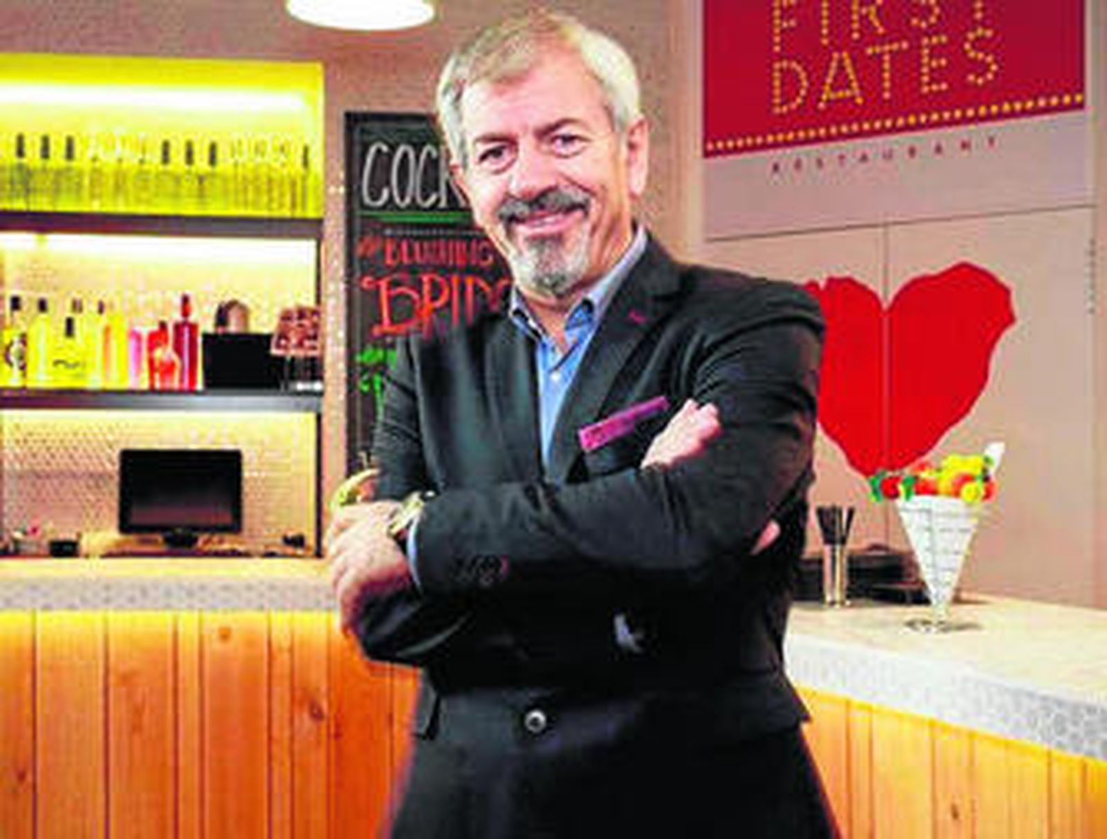 El presentador, en el restaurante en el que se desarrolla el programa.